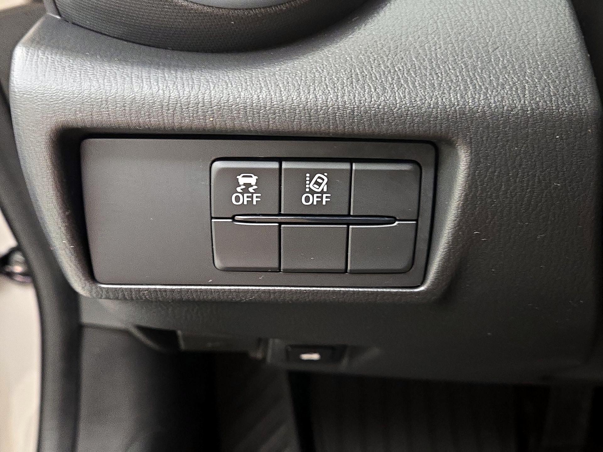 Thumbnail: 2023 Mazda MX-5 Miata - 13