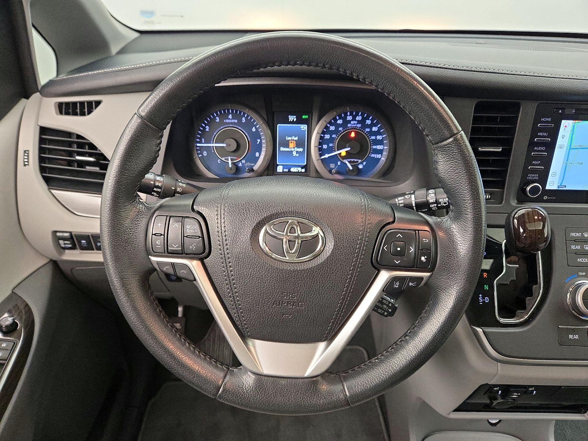 Thumbnail: 2020 Toyota Sienna - 10