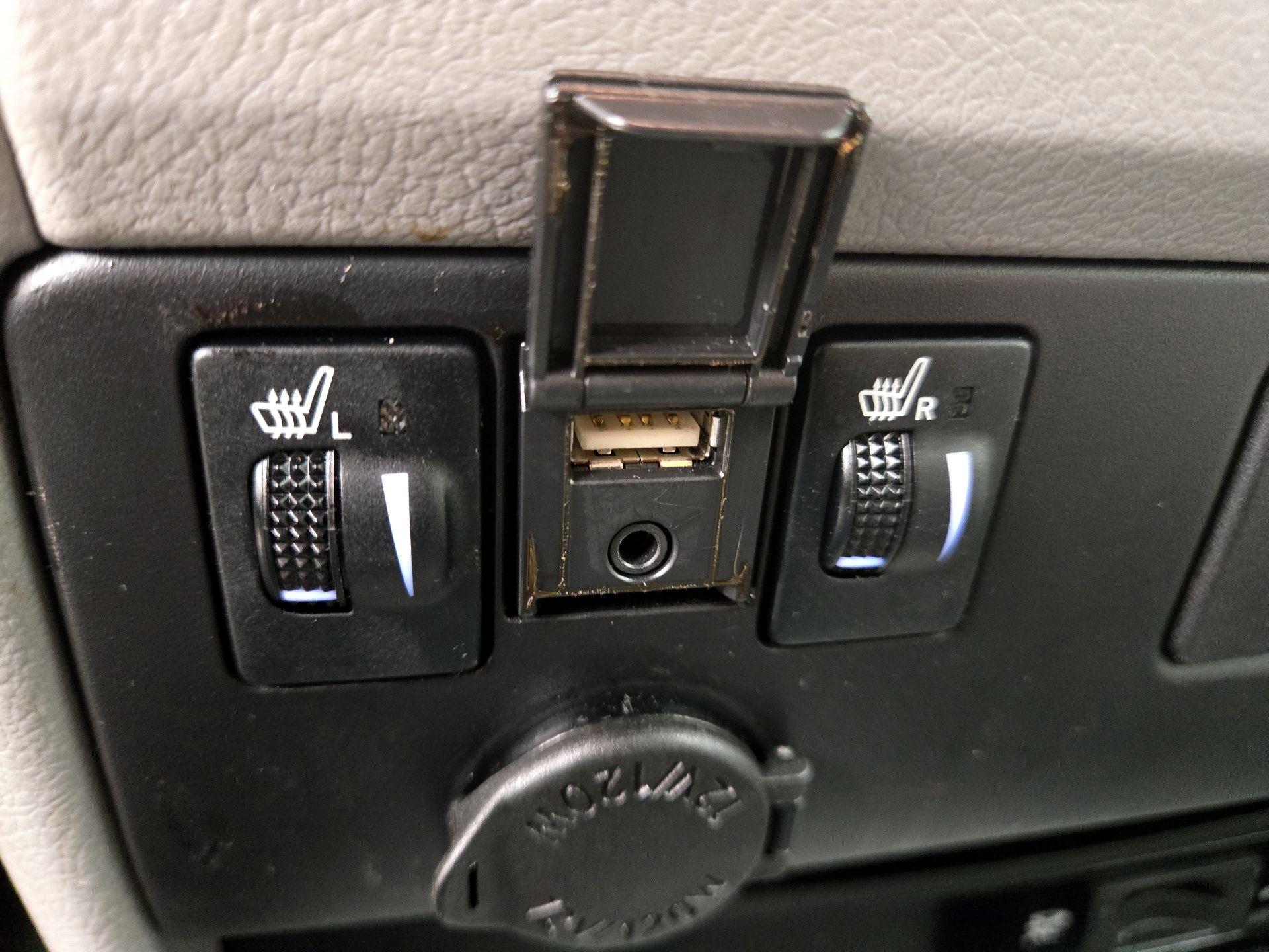 Thumbnail: 2020 Toyota Sienna - 19