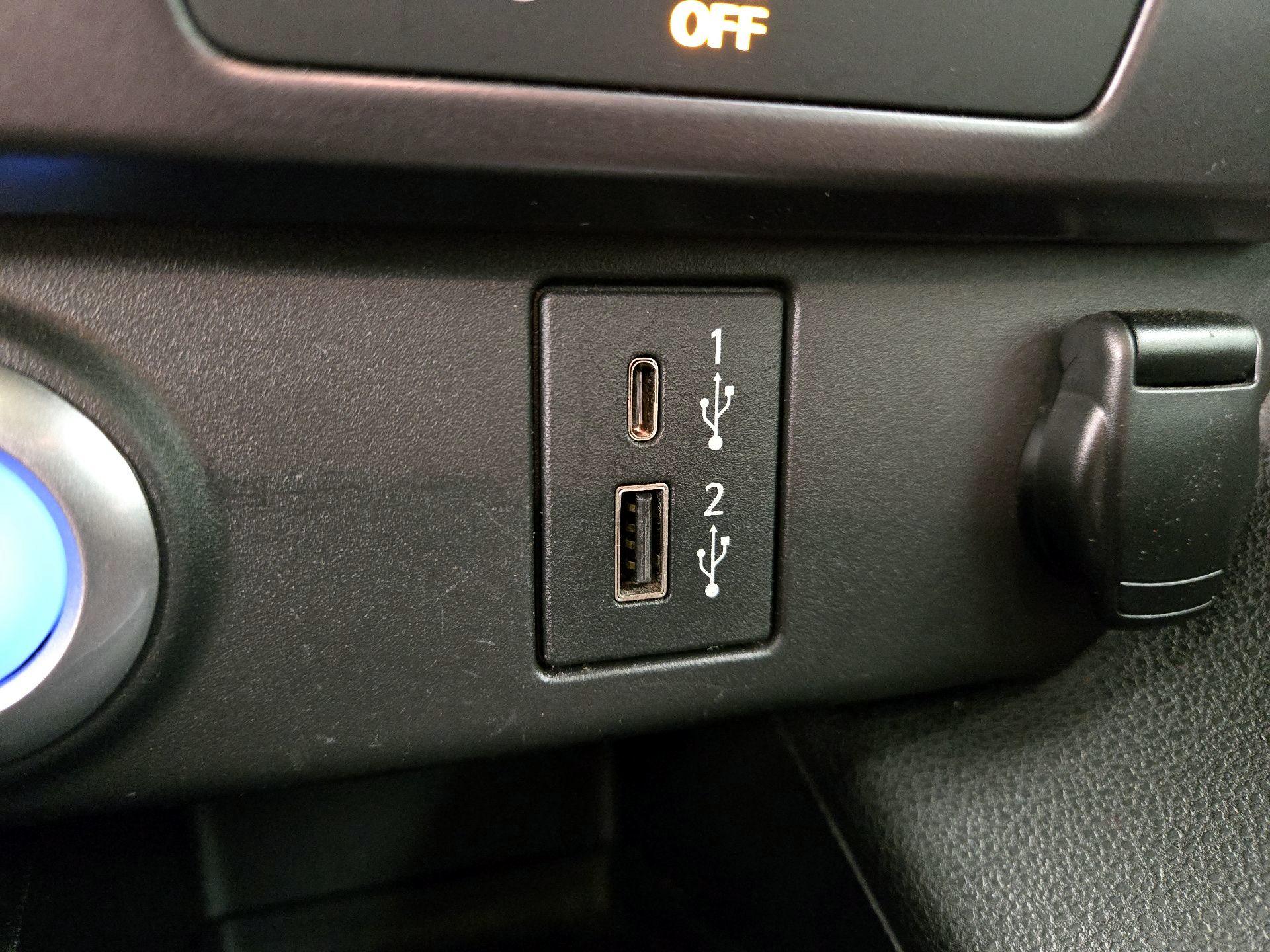 Thumbnail: 2023 Nissan Leaf - 18