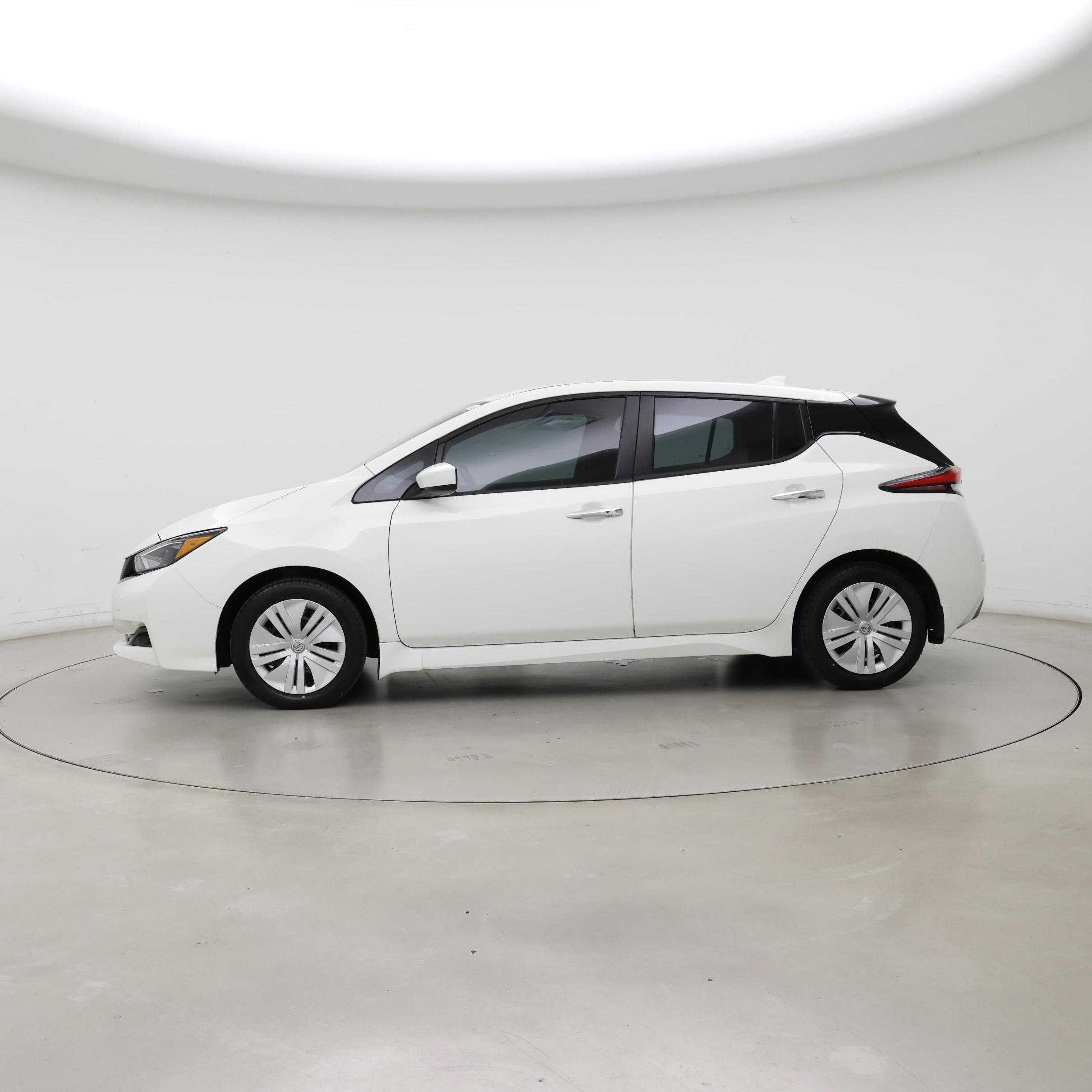Thumbnail: 2023 Nissan Leaf - 3