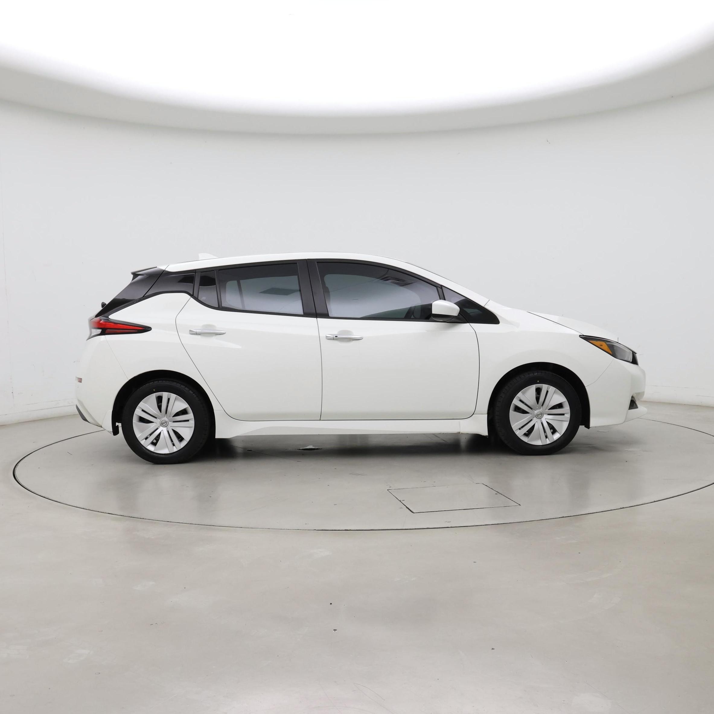 Thumbnail: 2023 Nissan Leaf - 7