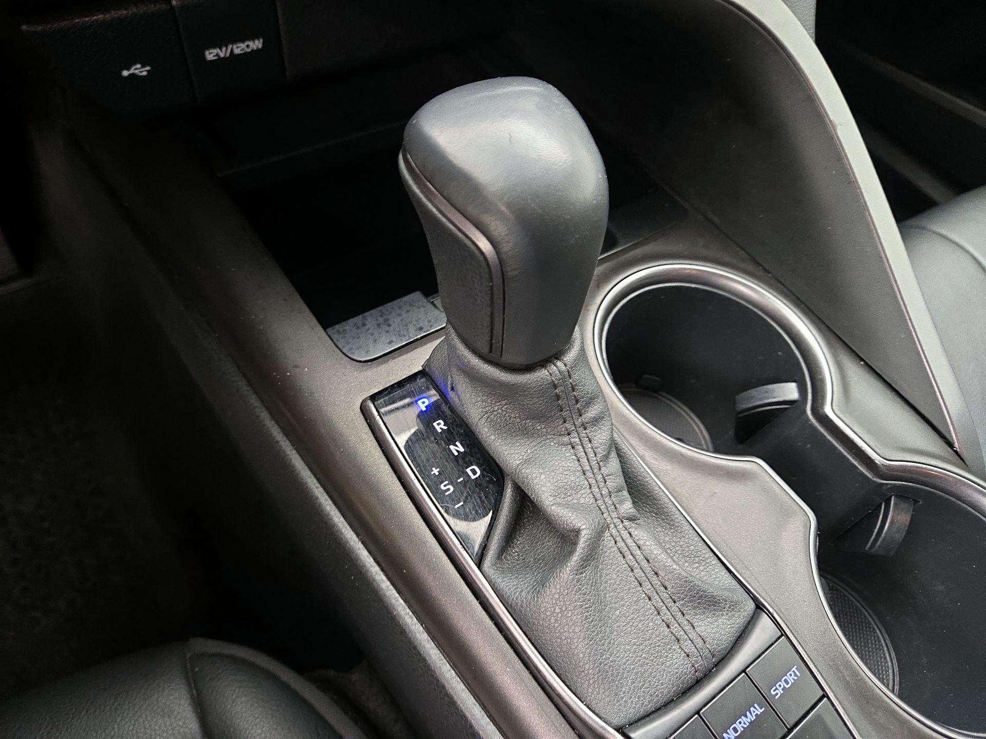 Thumbnail: 2022 Toyota Camry - 17