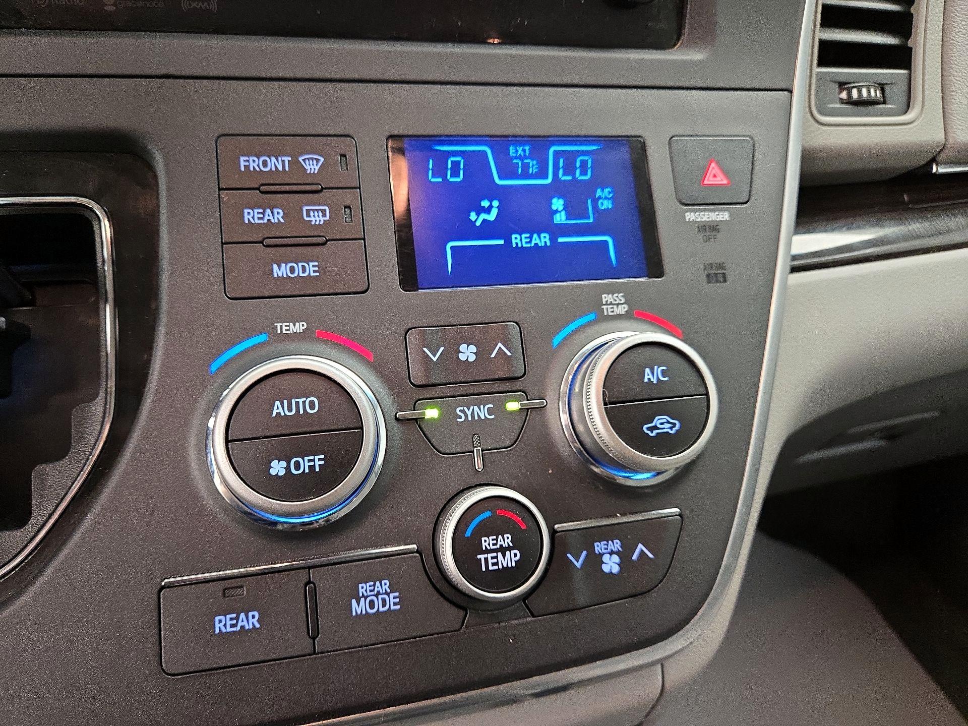 Thumbnail: 2017 Toyota Sienna - 16