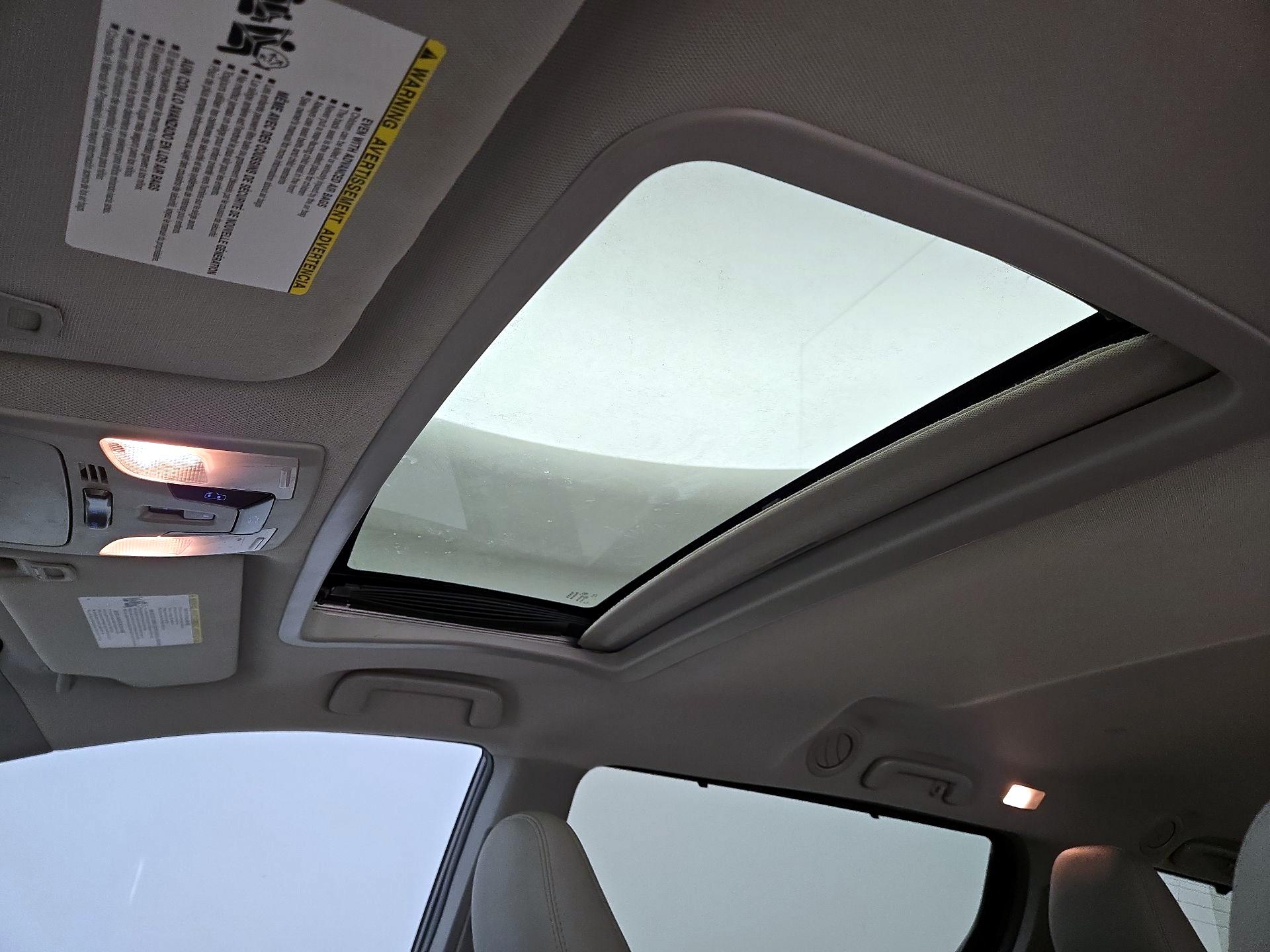 Thumbnail: 2017 Toyota Sienna - 19