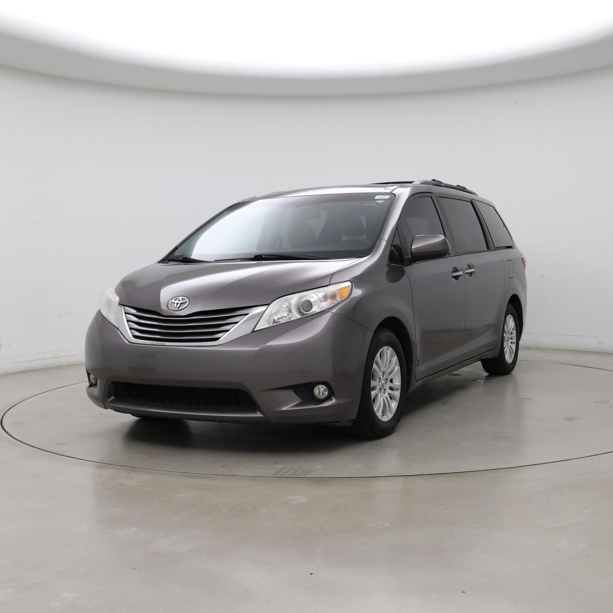 Thumbnail: 2017 Toyota Sienna - 4
