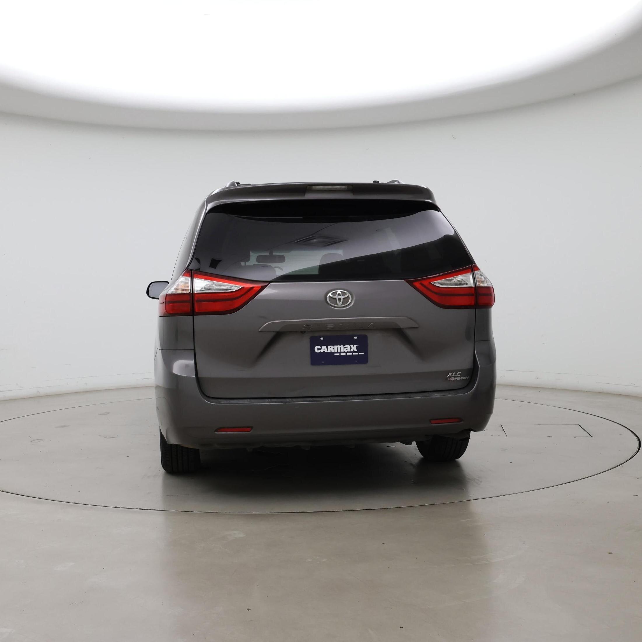 Thumbnail: 2017 Toyota Sienna - 6