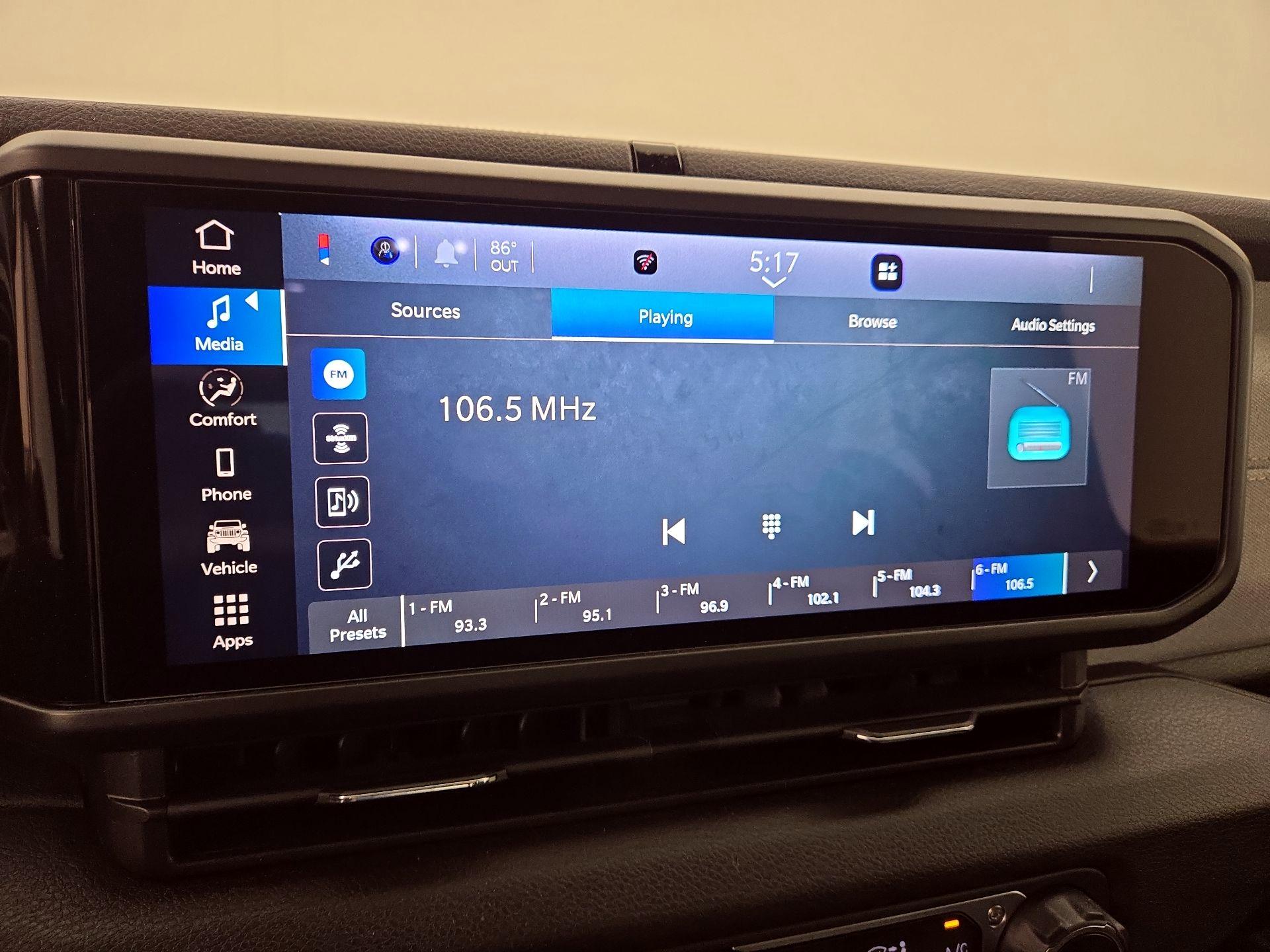 Thumbnail: 2024 Jeep Gladiator - 15