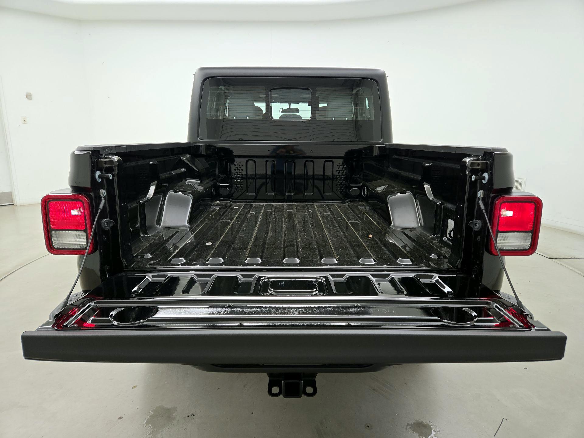 Thumbnail: 2024 Jeep Gladiator - 20