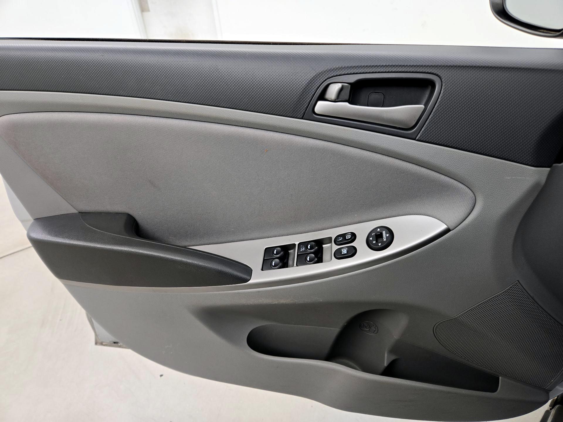 Thumbnail: 2016 Hyundai Accent - 12