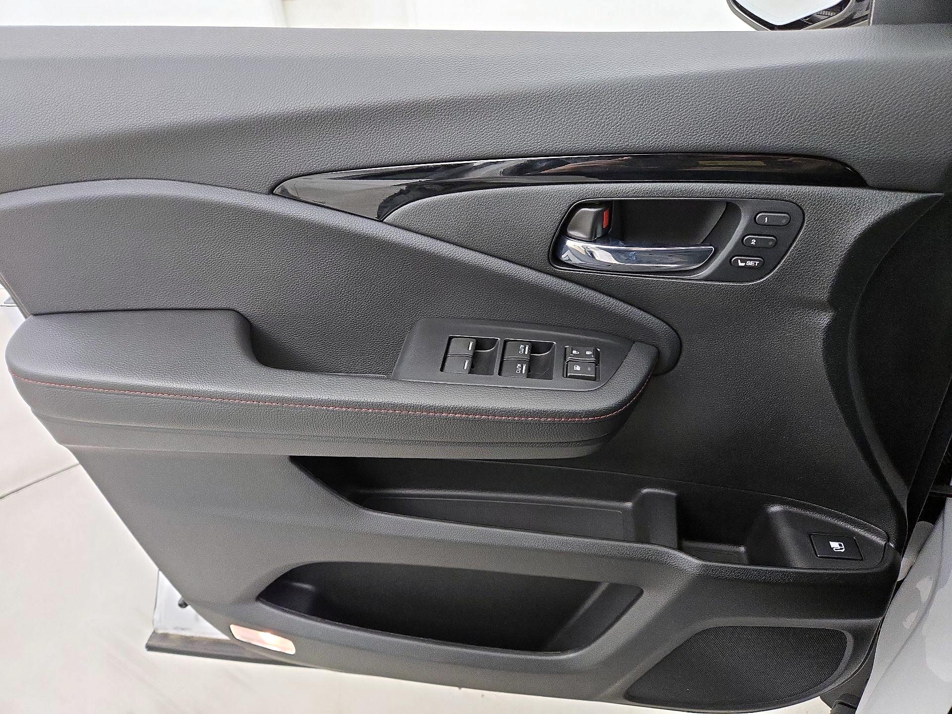 Thumbnail: 2025 Honda Ridgeline - 12