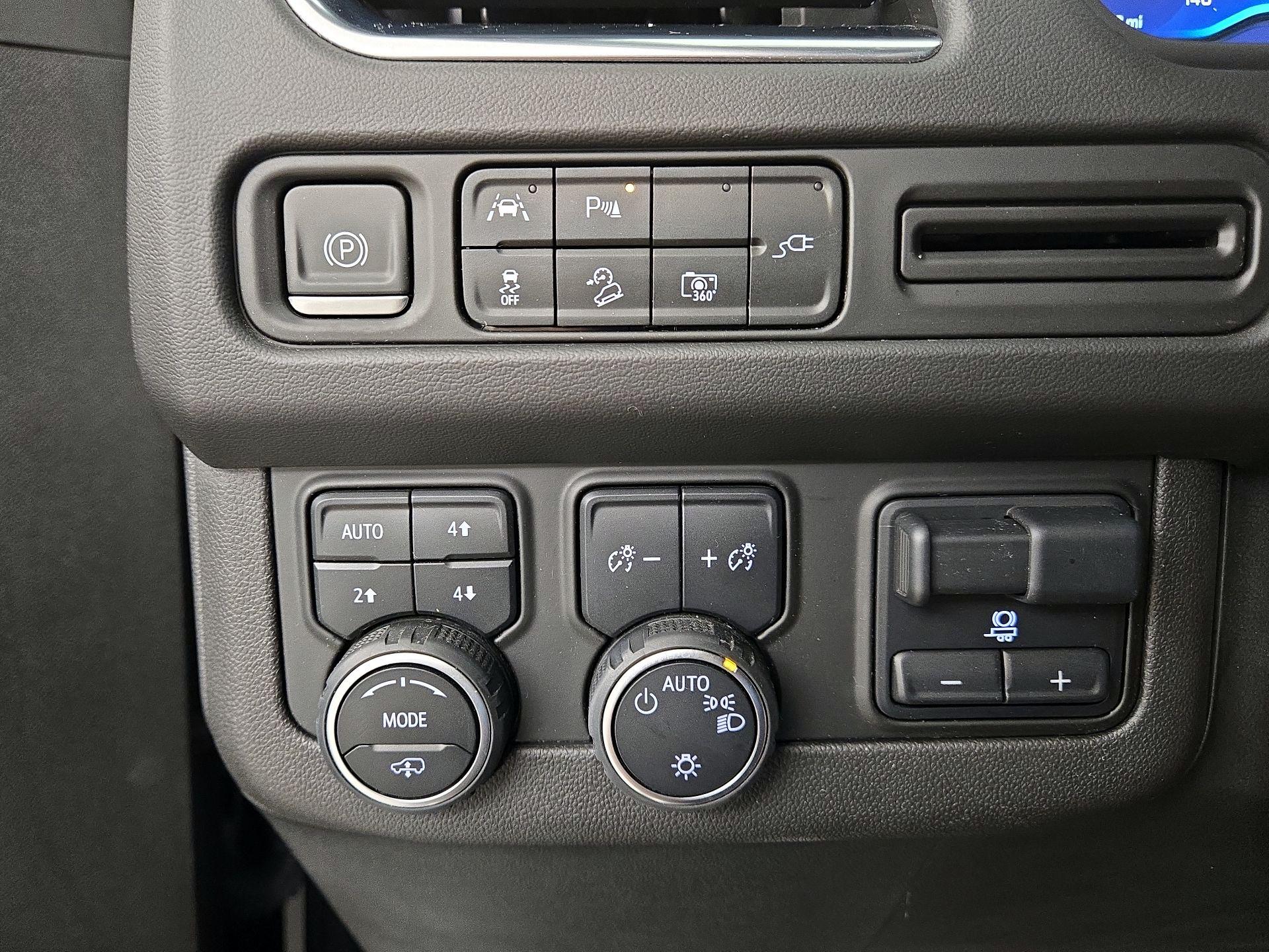 Thumbnail: 2022 Chevrolet Tahoe - 13