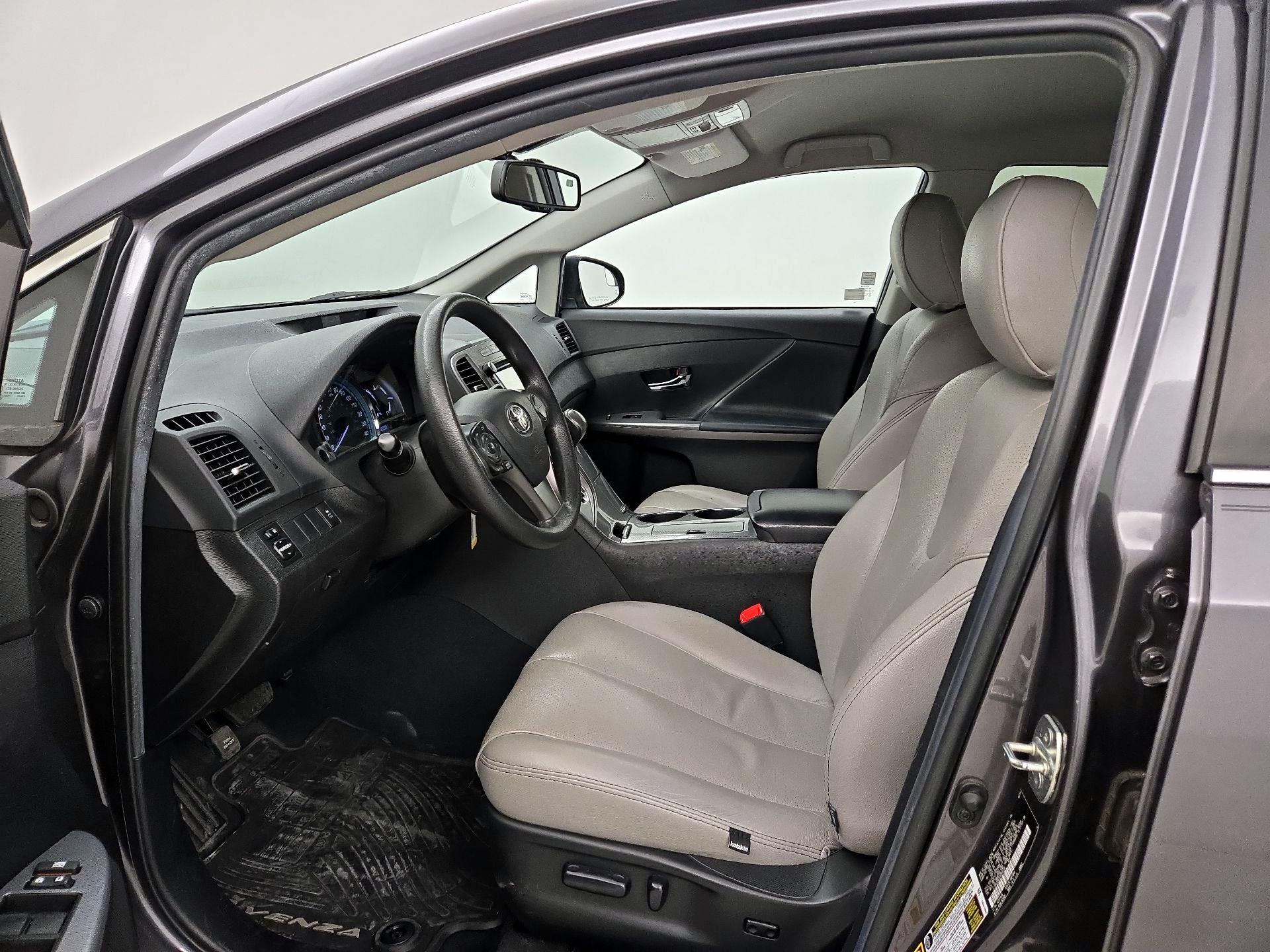 Thumbnail: 2014 Toyota Venza - 11