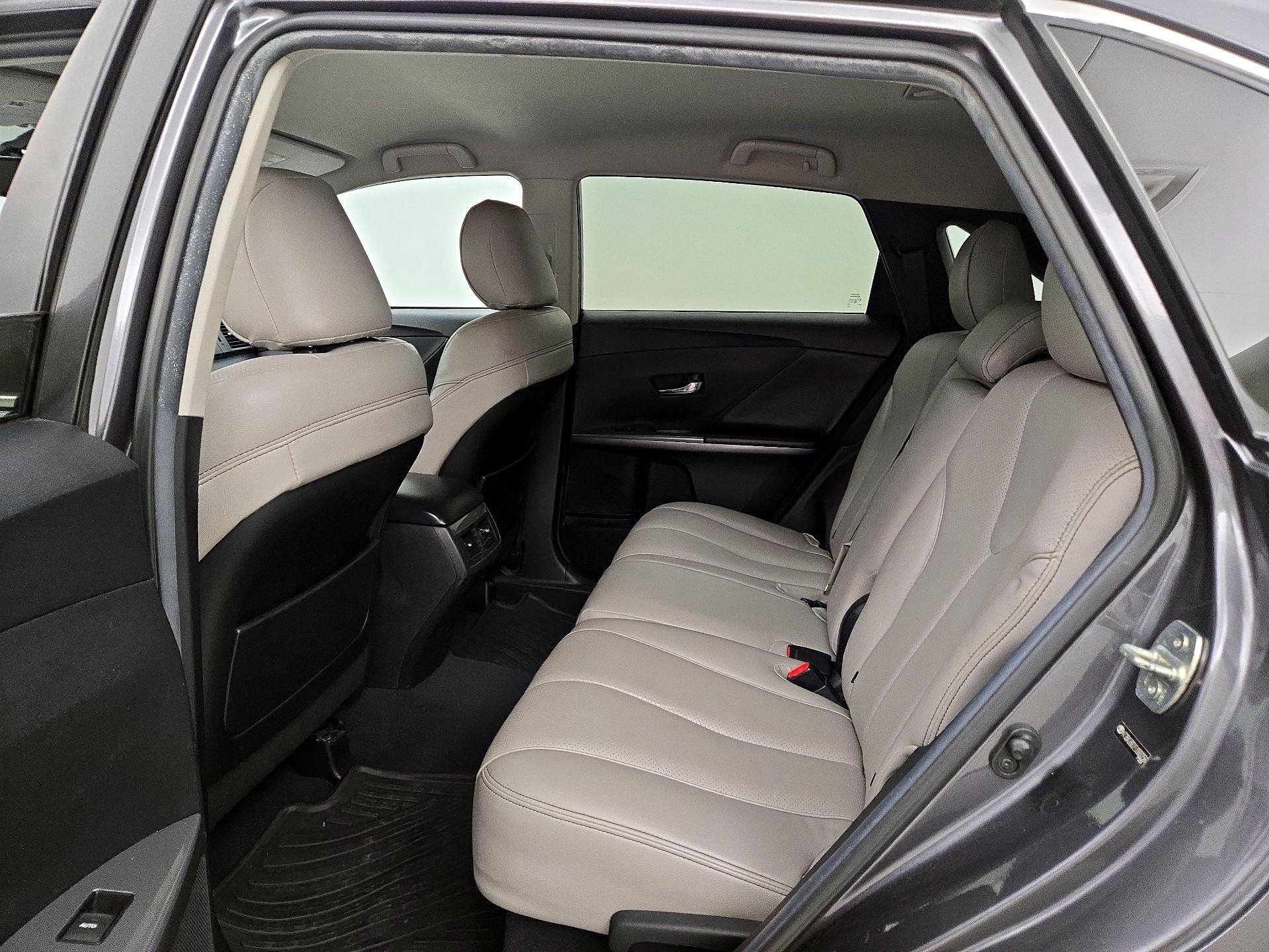 Thumbnail: 2014 Toyota Venza - 18