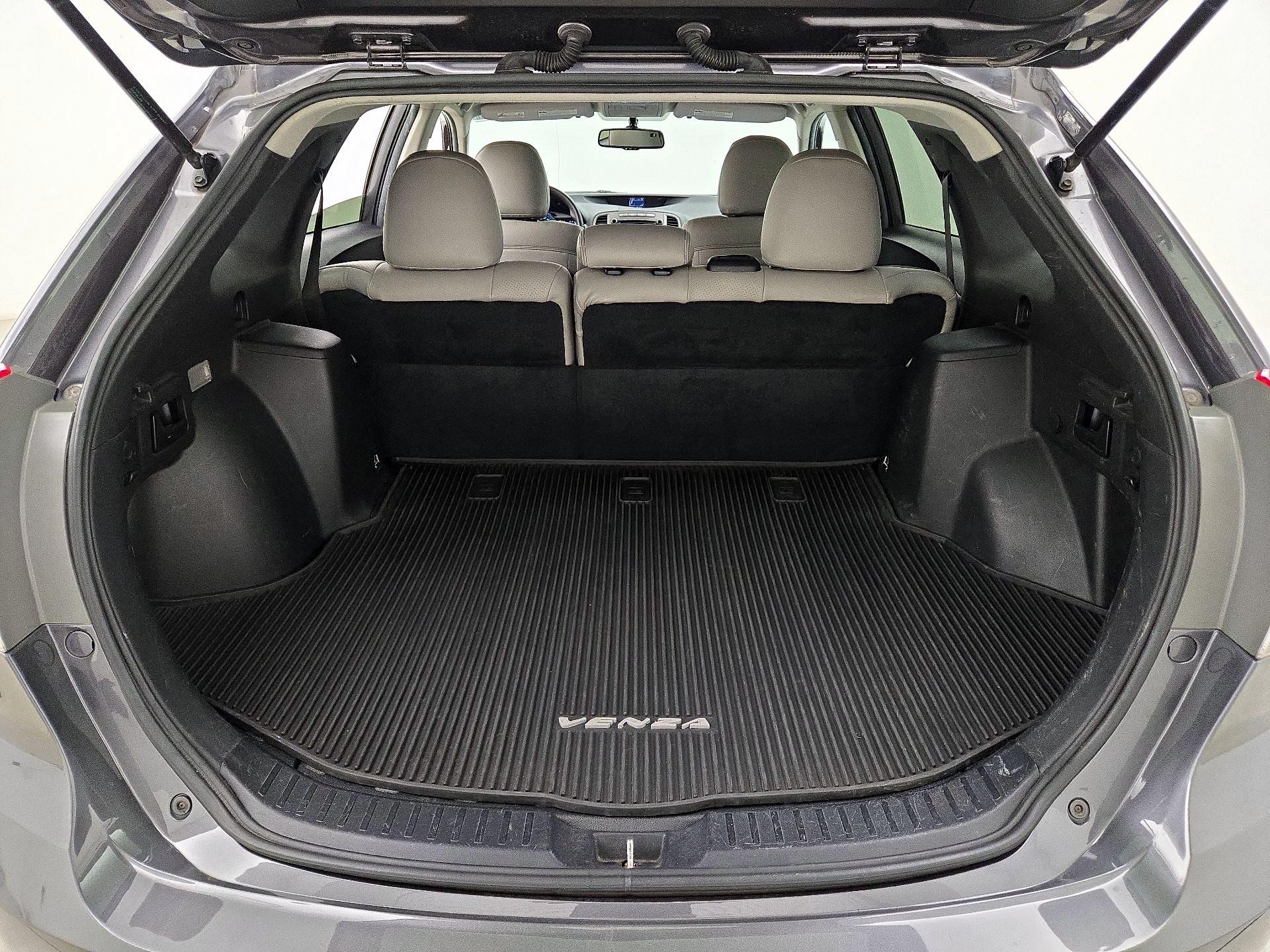 Thumbnail: 2014 Toyota Venza - 19