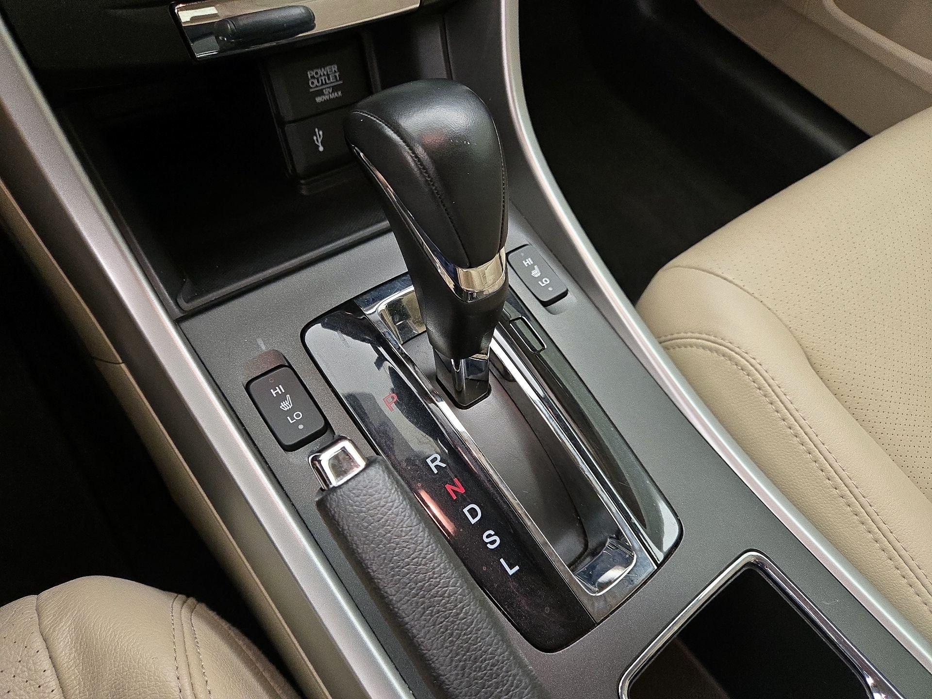 Thumbnail: 2015 Honda Accord - 17