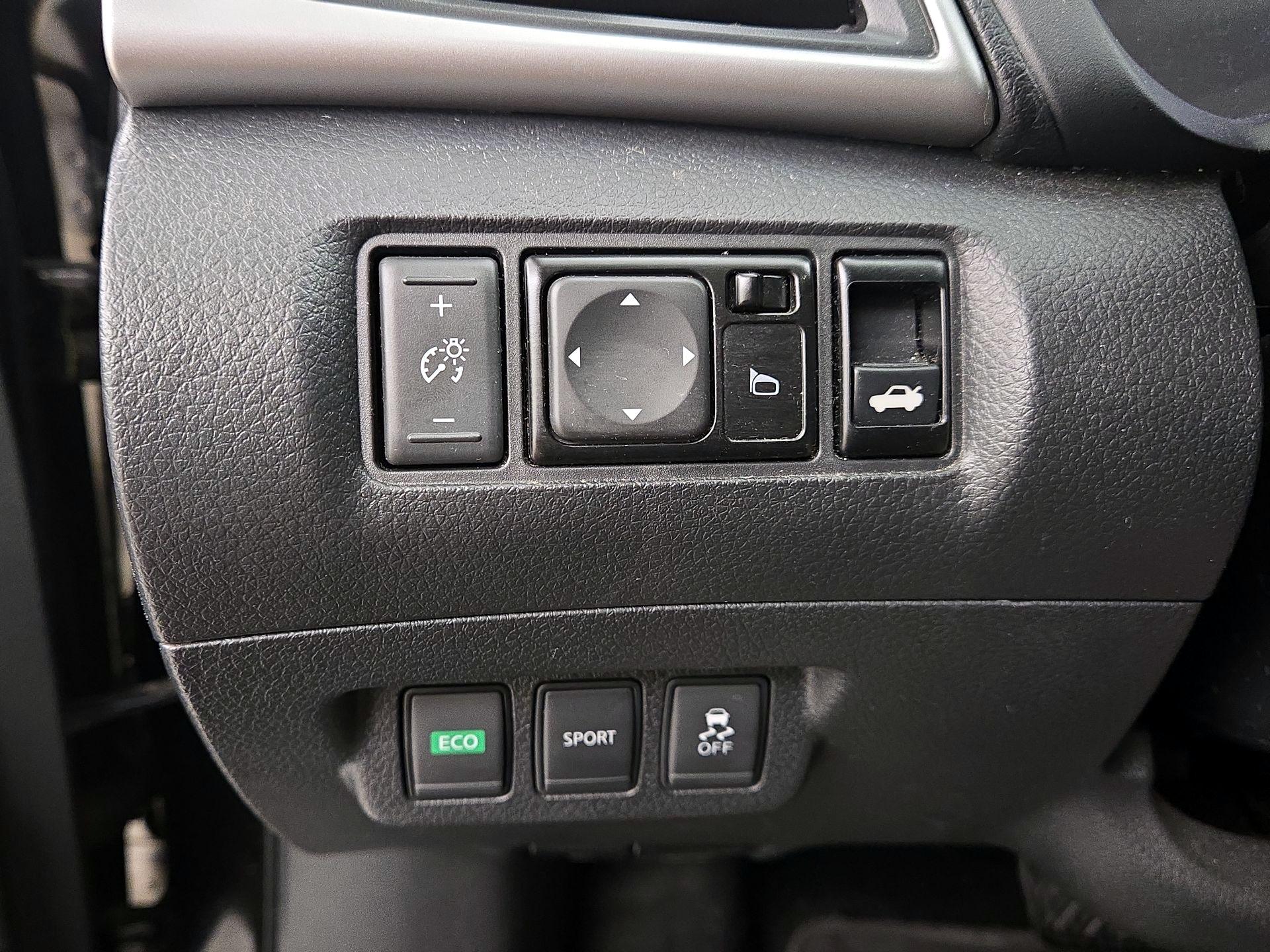 Thumbnail: 2017 Nissan Sentra - 13