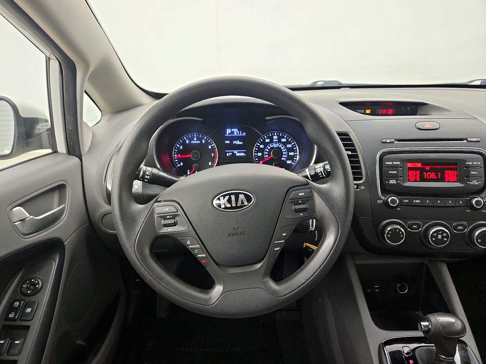 Thumbnail: 2017 Kia Forte - 10