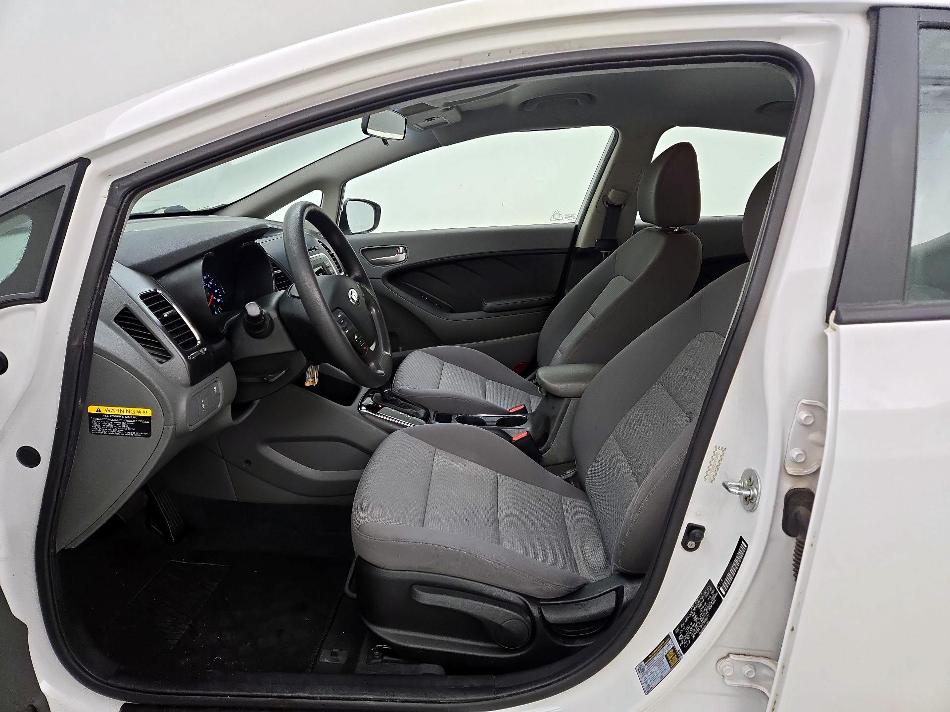 Thumbnail: 2017 Kia Forte - 11