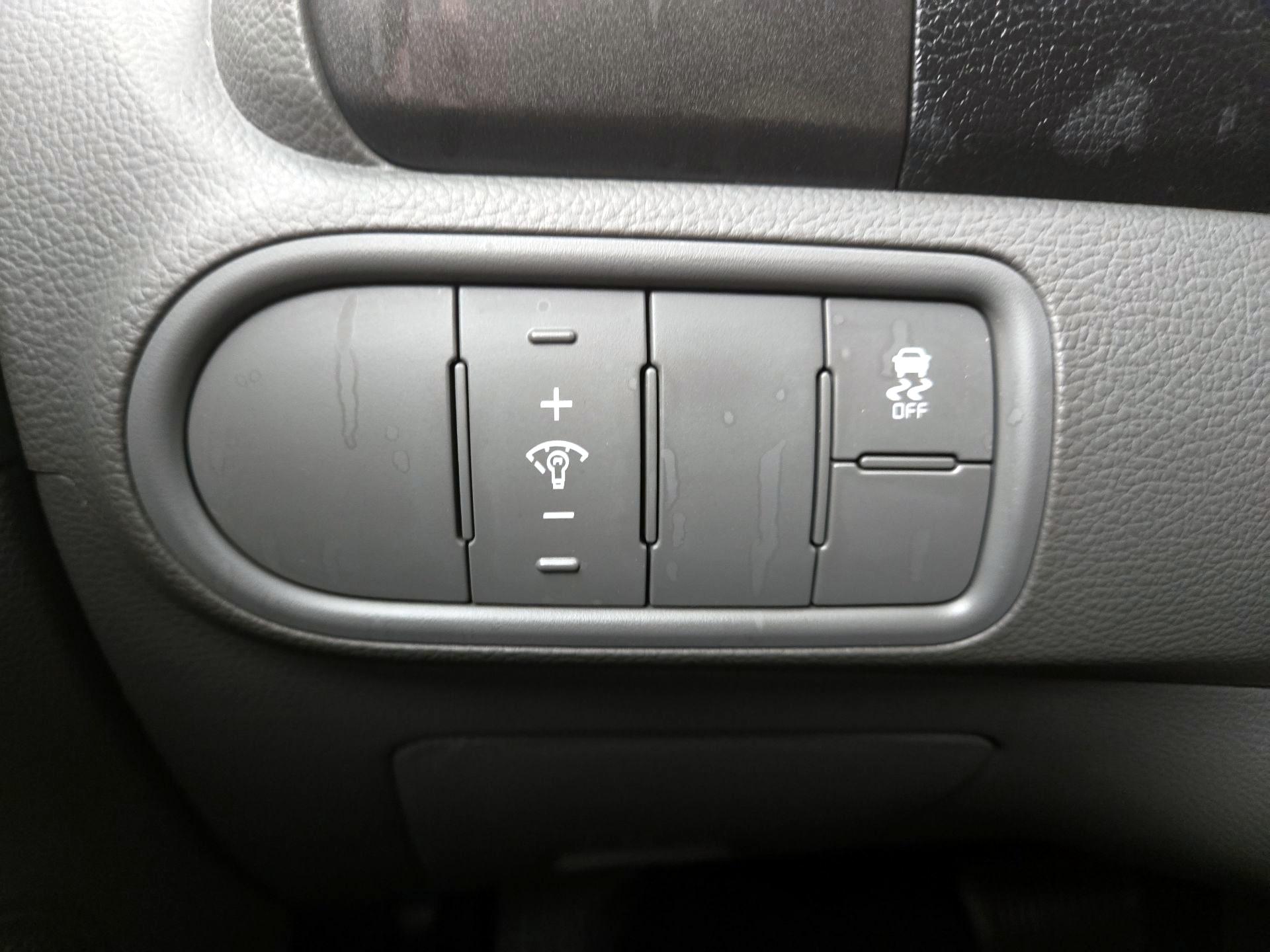 Thumbnail: 2017 Kia Forte - 13