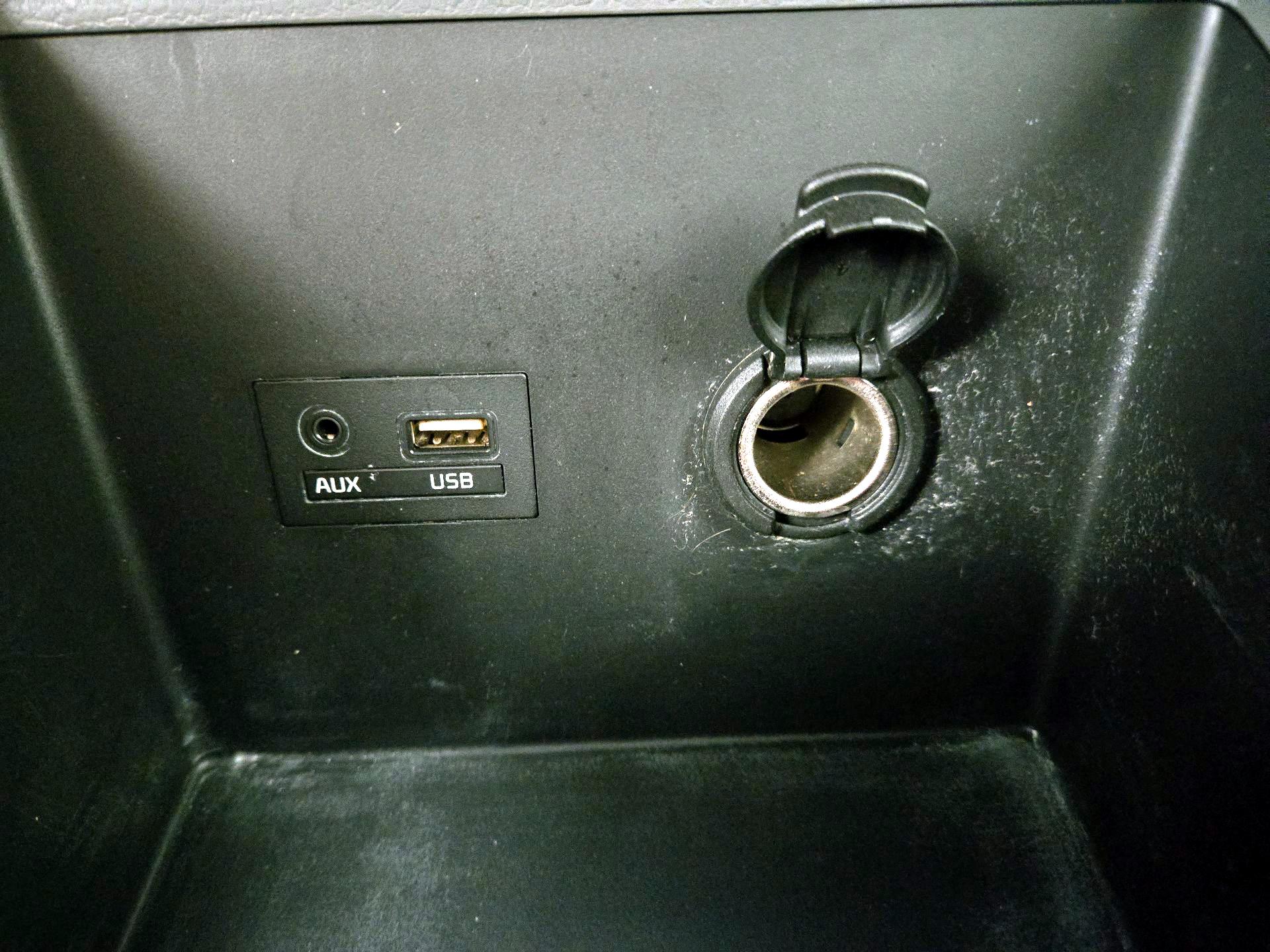 Thumbnail: 2017 Kia Forte - 17