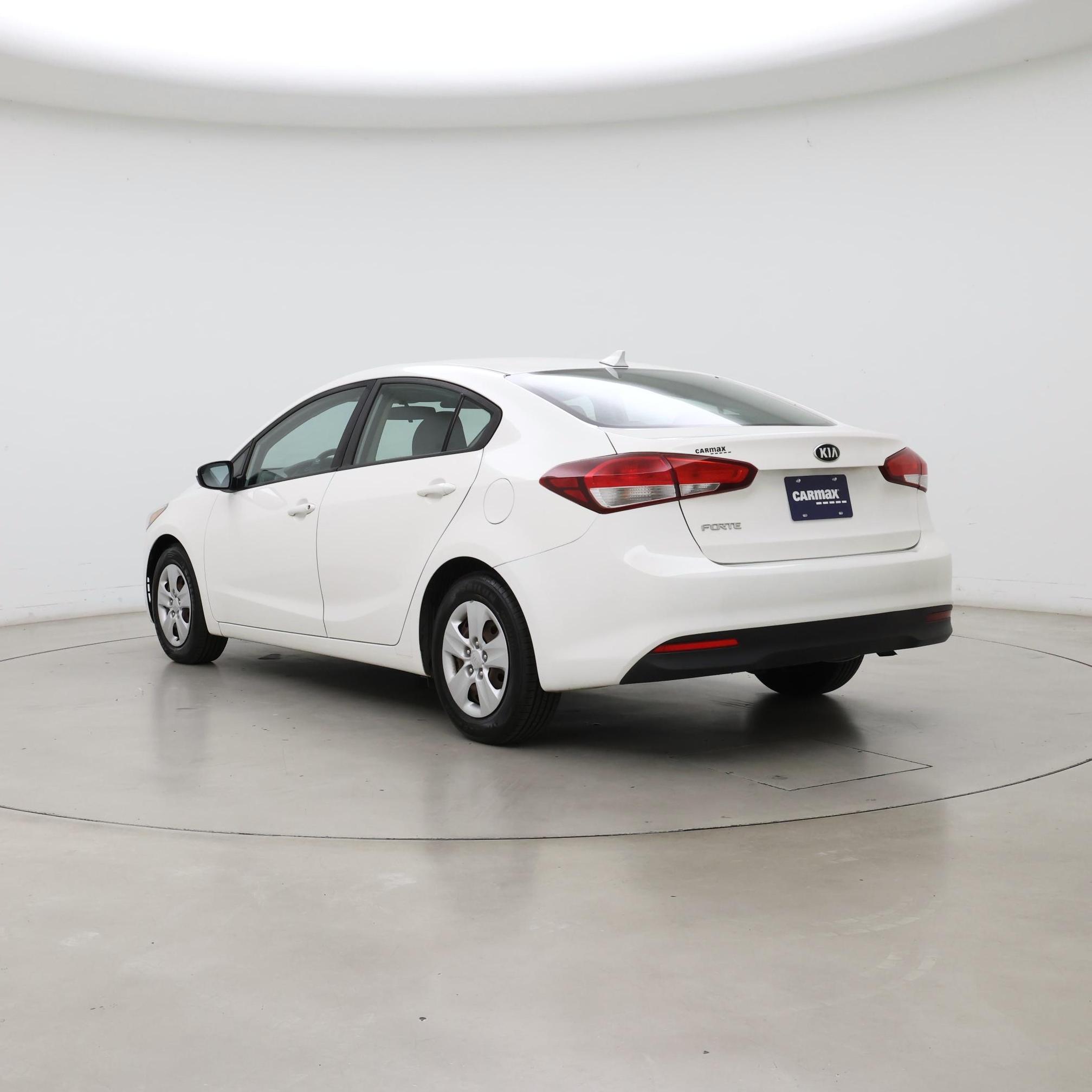 Thumbnail: 2017 Kia Forte - 2