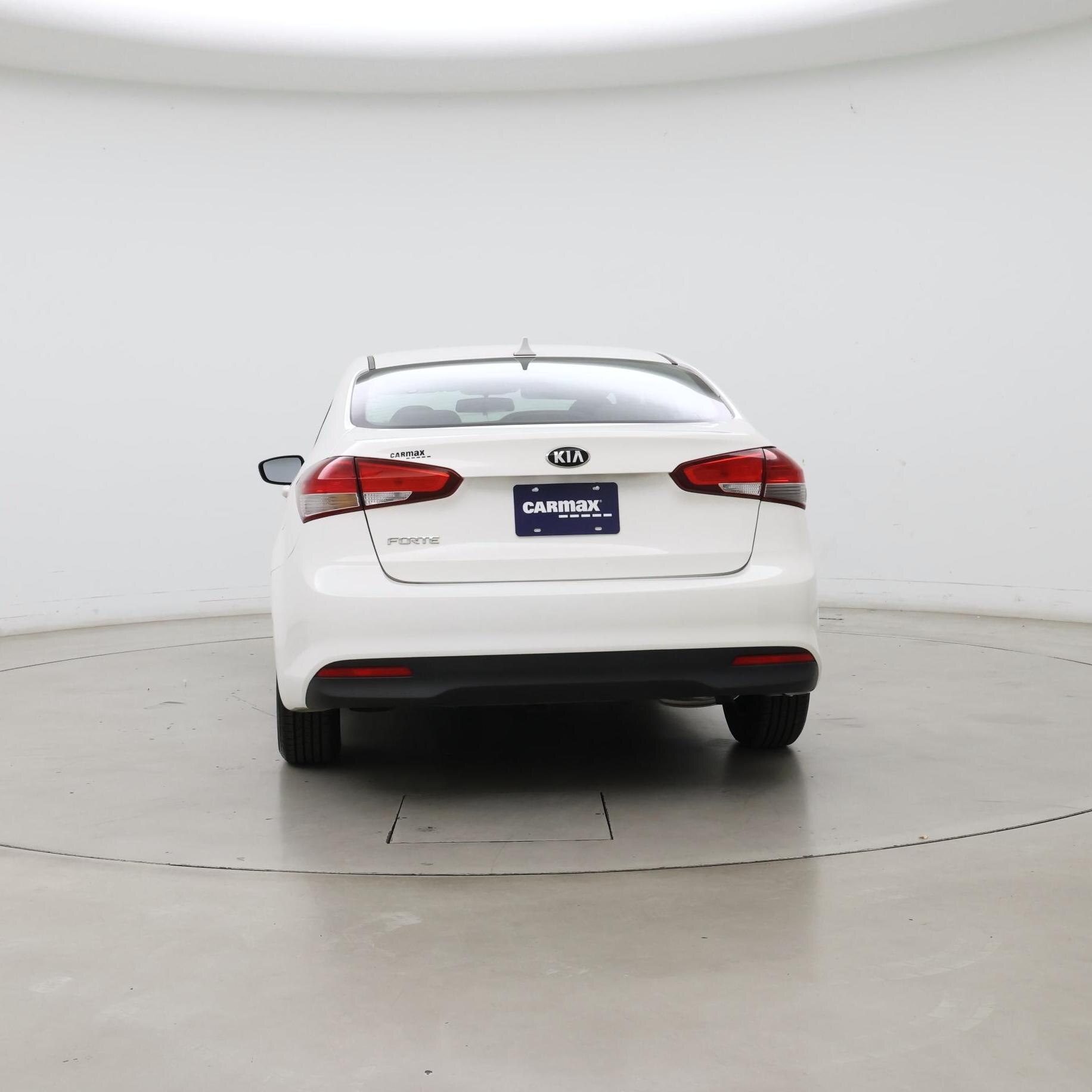 Thumbnail: 2017 Kia Forte - 6