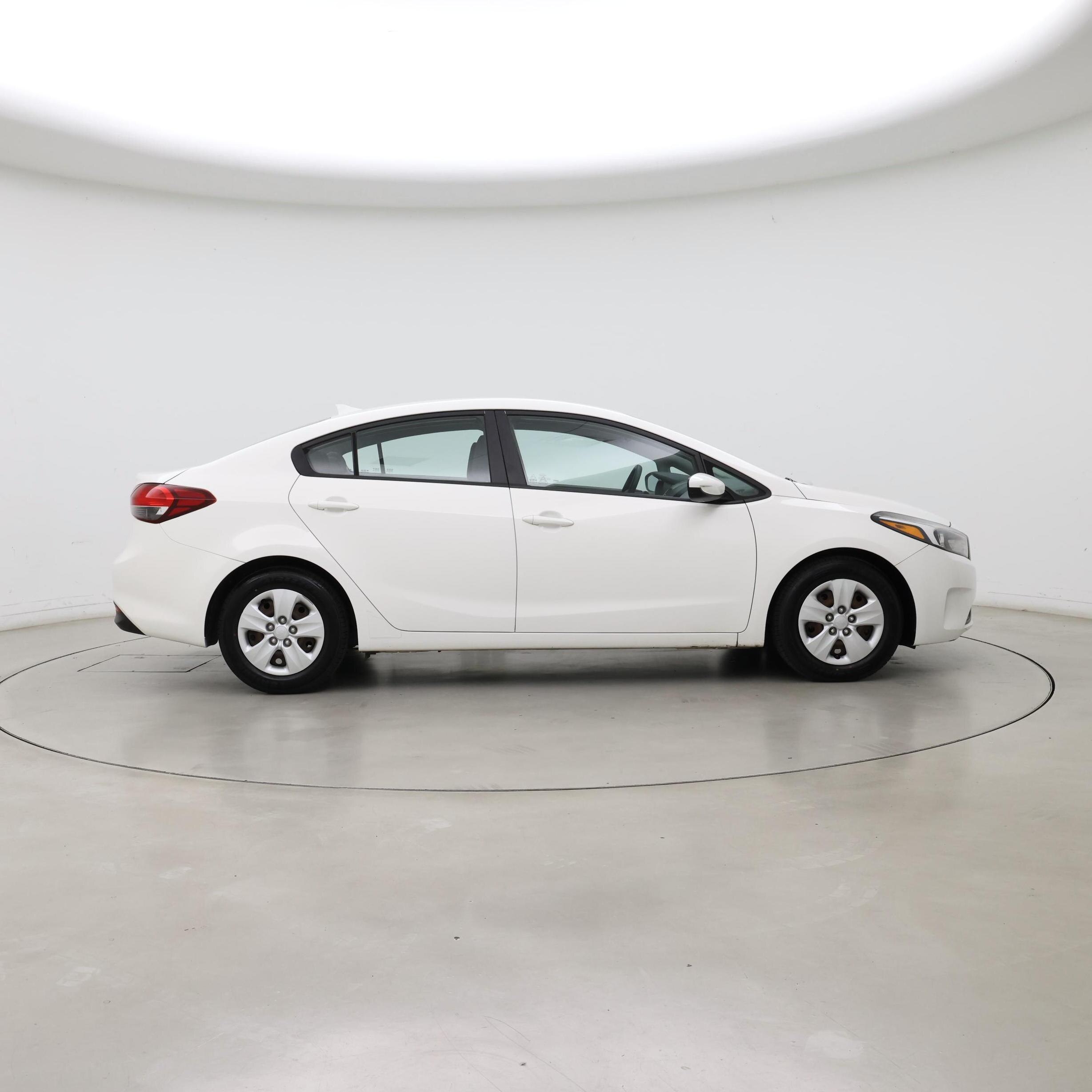 Thumbnail: 2017 Kia Forte - 7