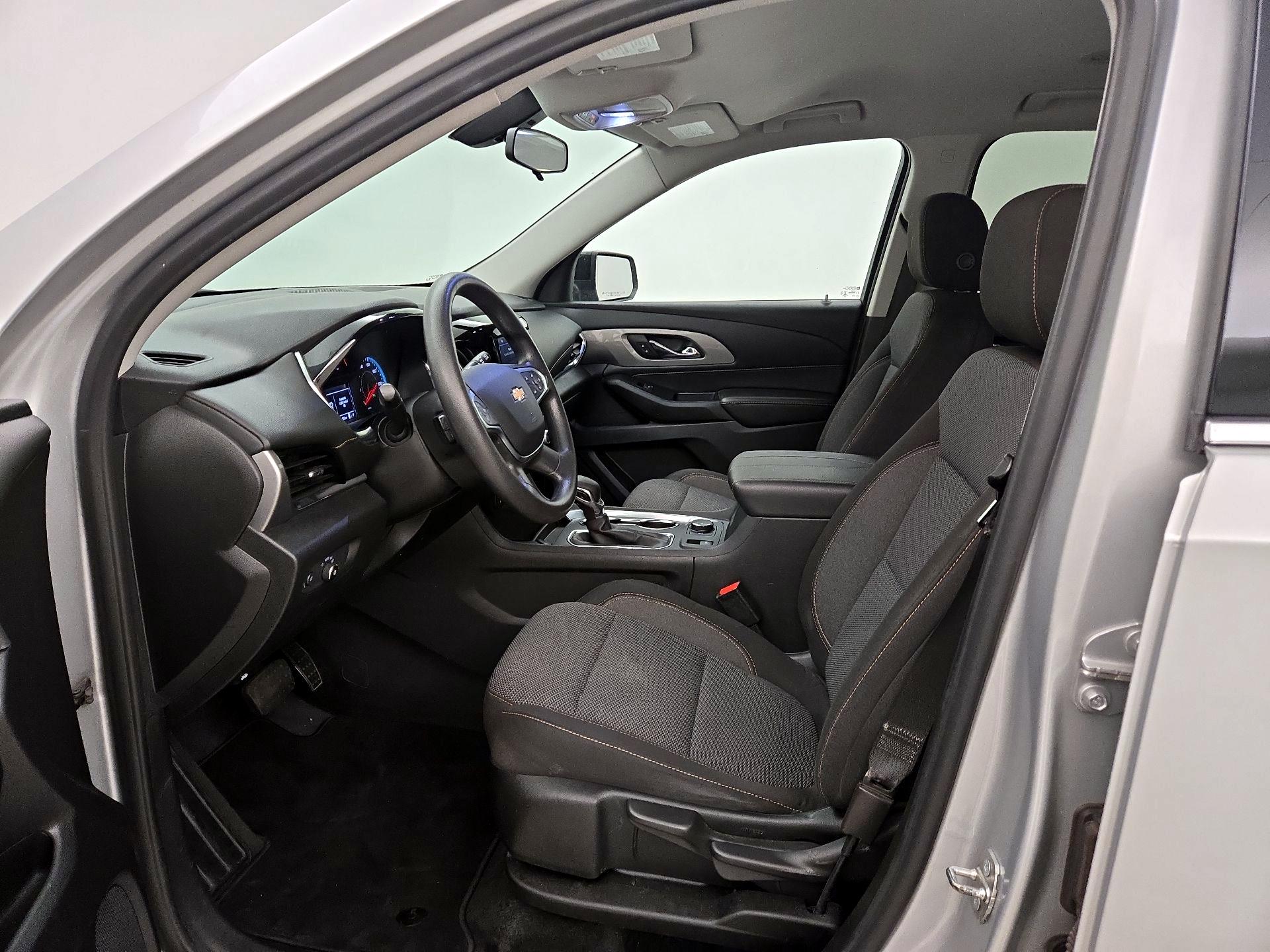 Thumbnail: 2021 Chevrolet Traverse - 11