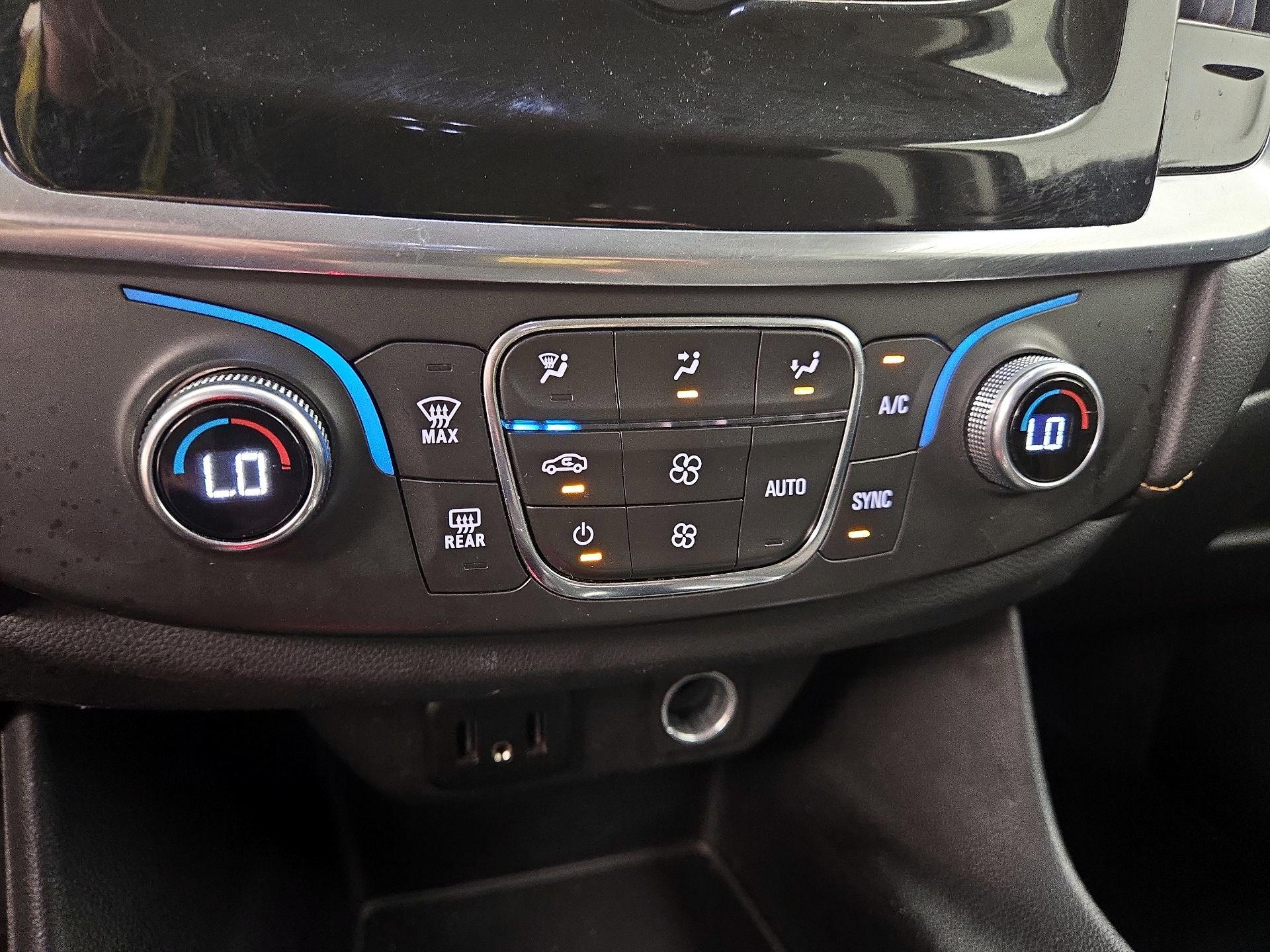 Thumbnail: 2021 Chevrolet Traverse - 16