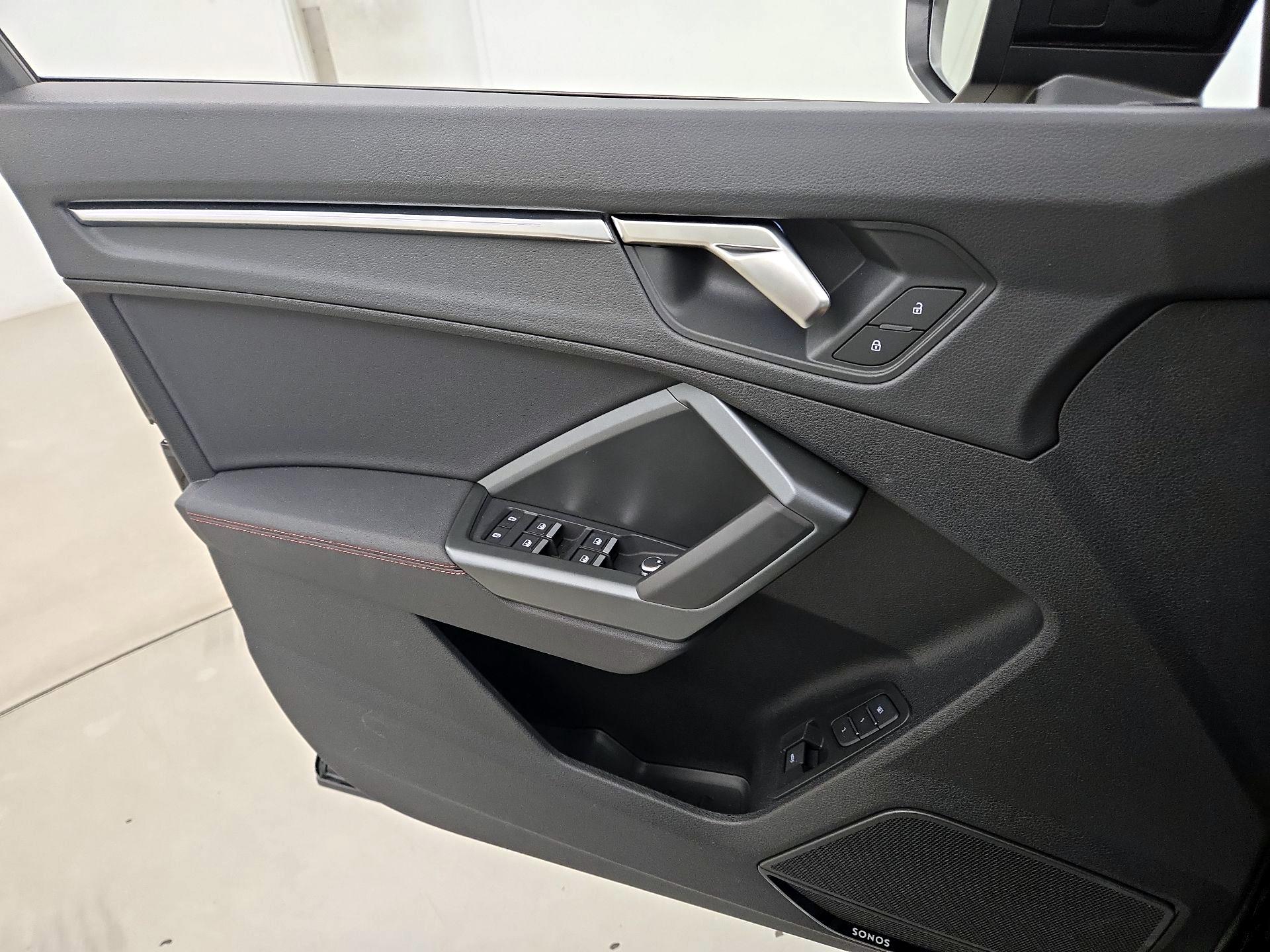 Thumbnail: 2025 Audi Q3 - 12