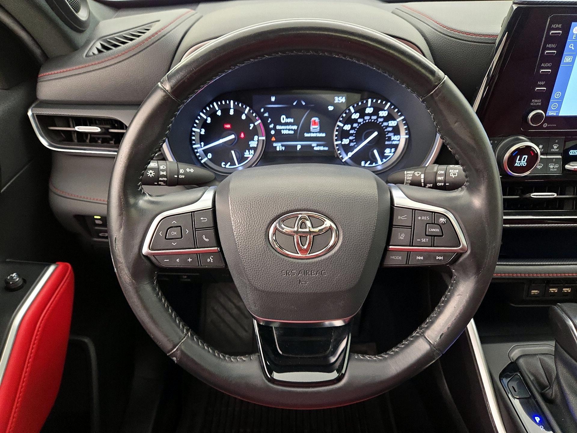 Thumbnail: 2021 Toyota Highlander - 10