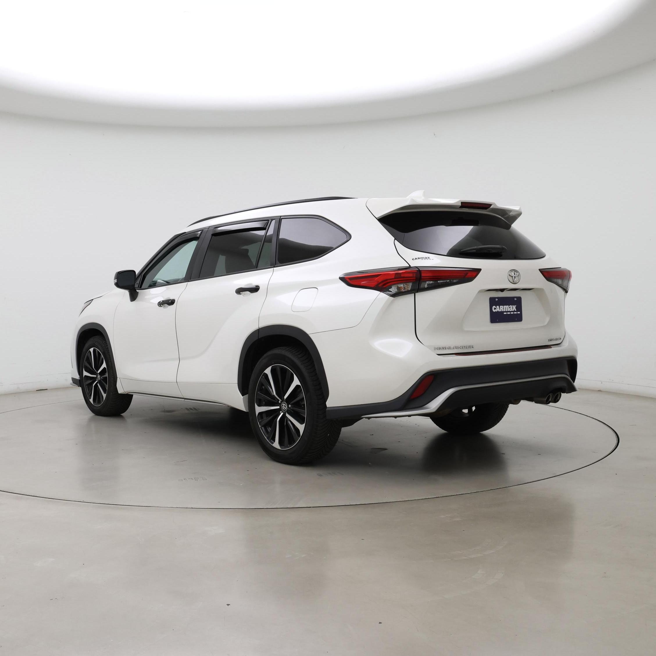 Thumbnail: 2021 Toyota Highlander - 2