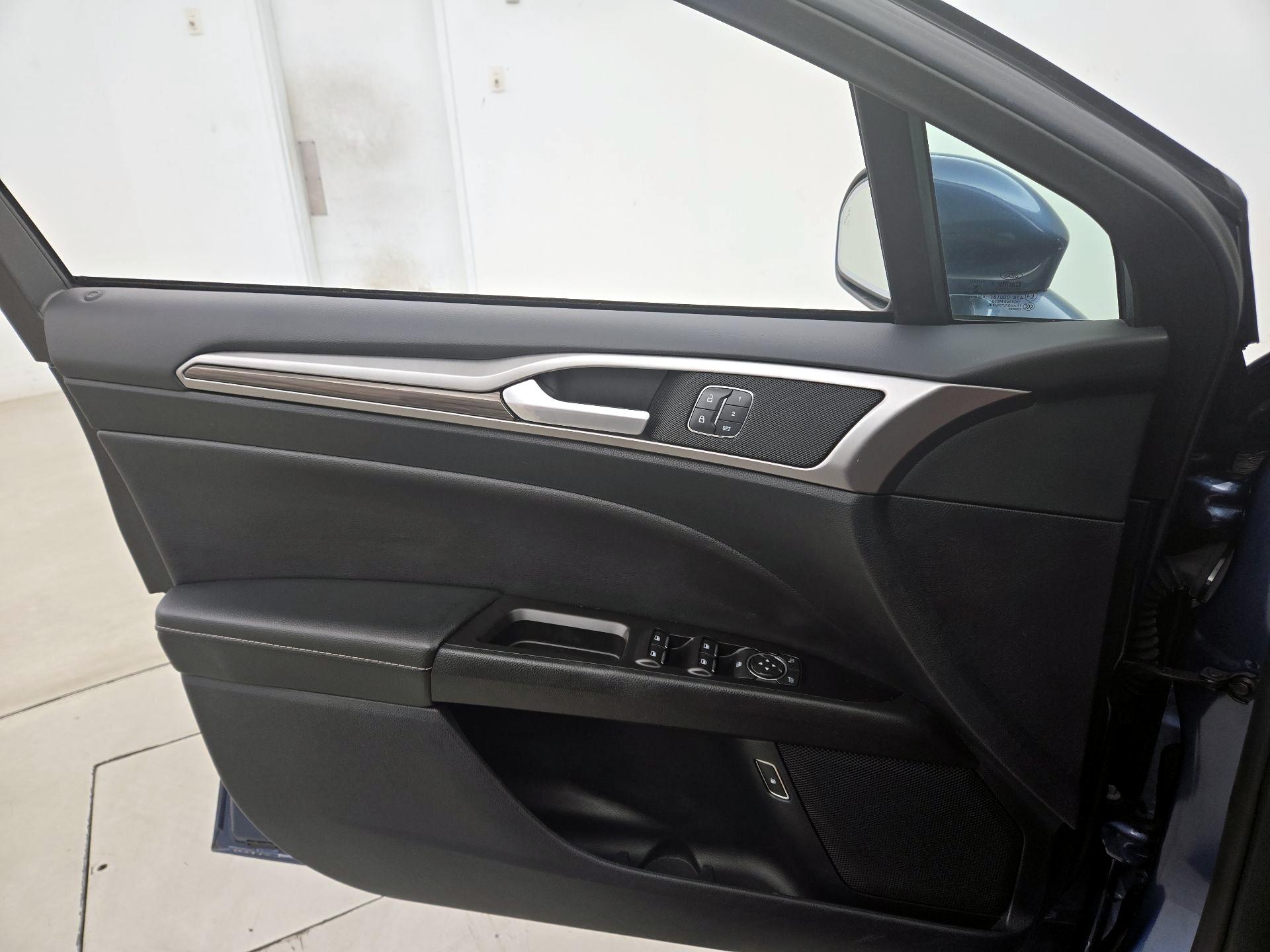 Thumbnail: 2018 Ford Fusion - 12