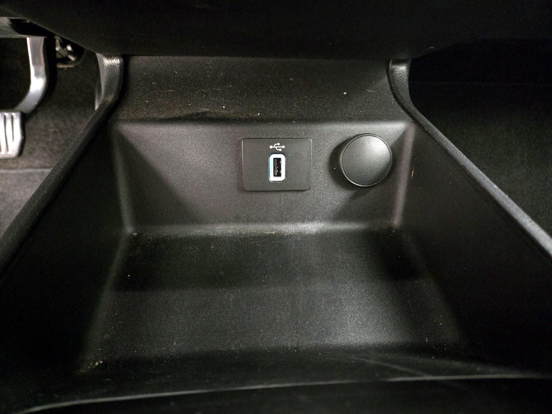 Thumbnail: 2018 Ford Fusion - 18