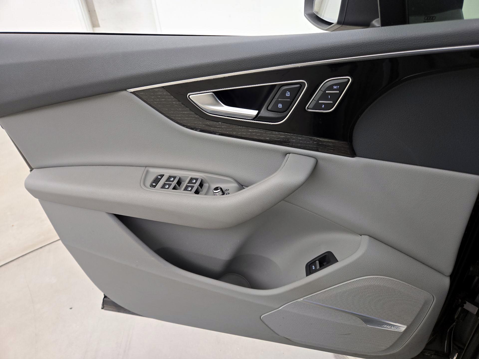 Thumbnail: 2019 Audi Q7 - 12