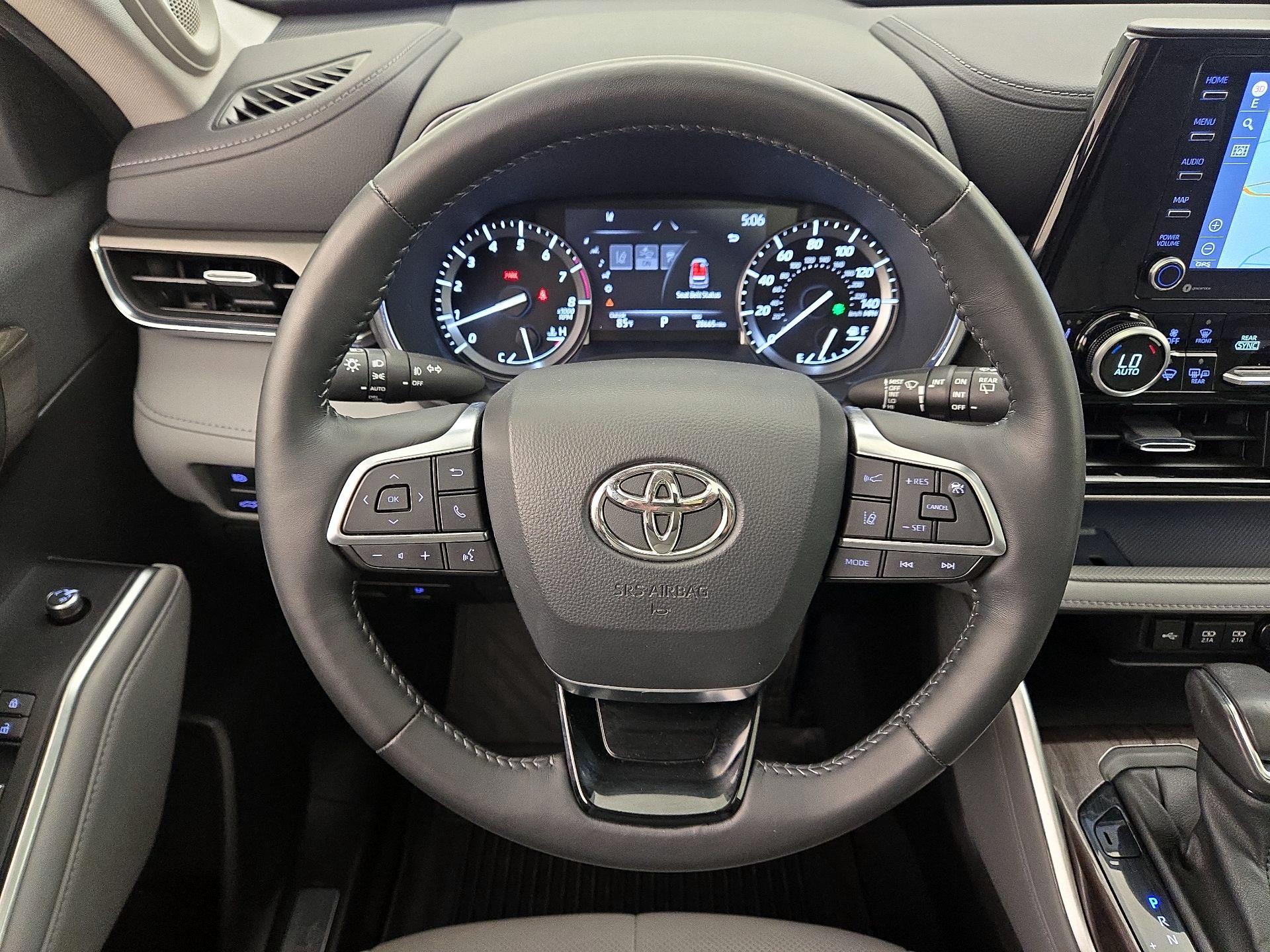 Thumbnail: 2021 Toyota Highlander - 10