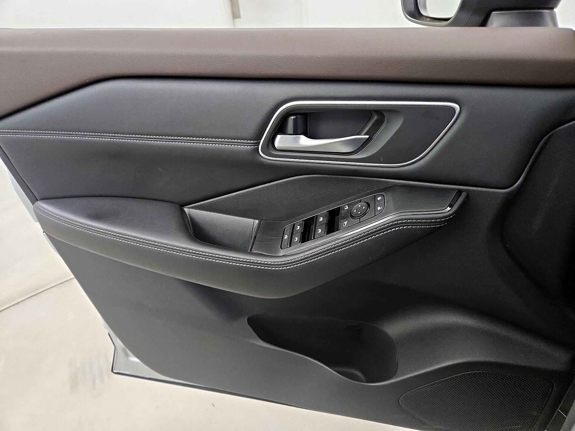 Thumbnail: 2021 Nissan Rogue - 12