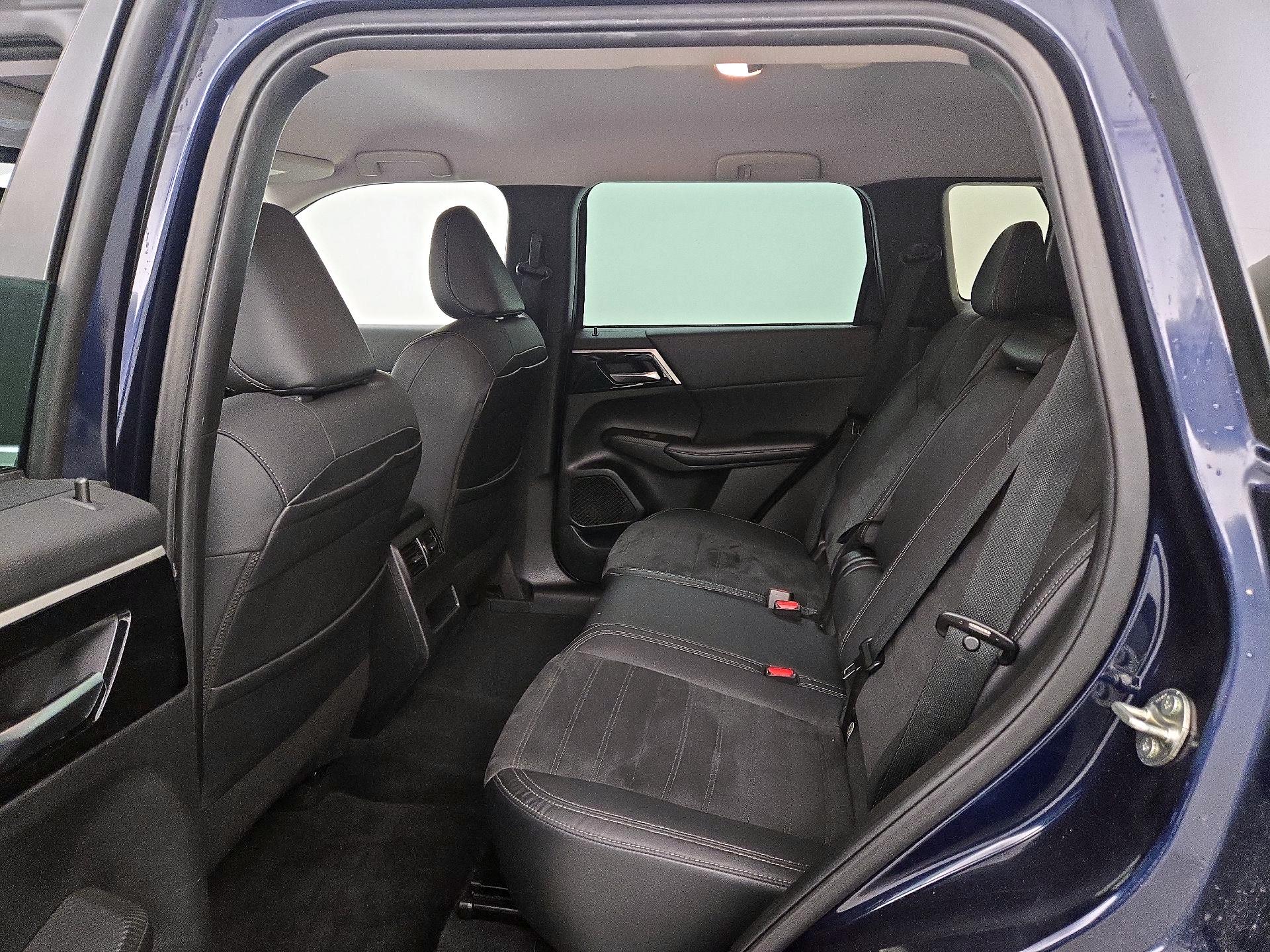 Thumbnail: 2022 Mitsubishi Outlander - 20
