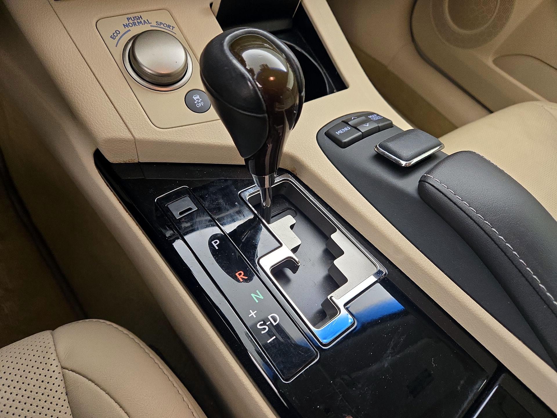 Thumbnail: 2014 Lexus ES - 18