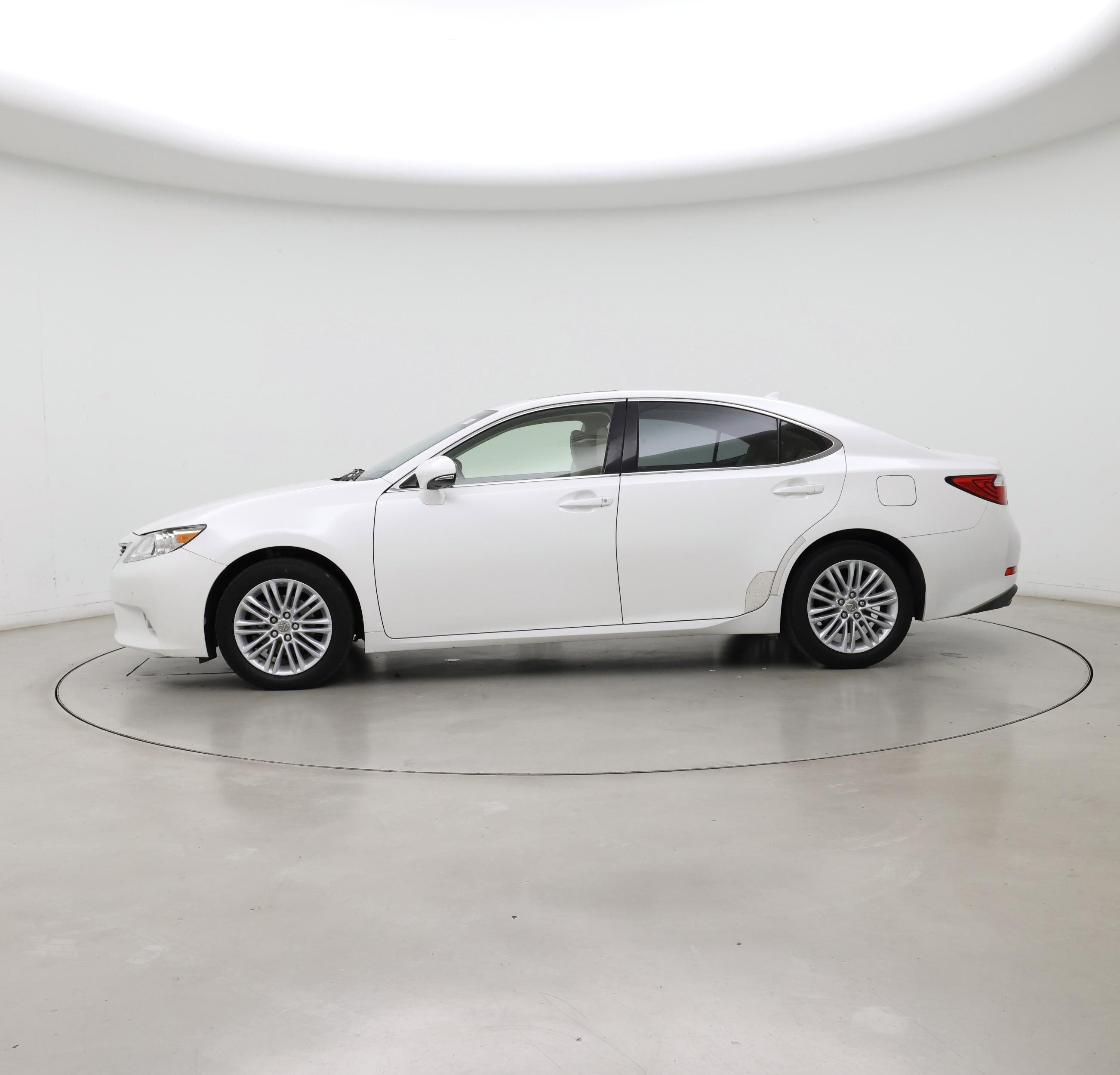 Thumbnail: 2014 Lexus ES - 3