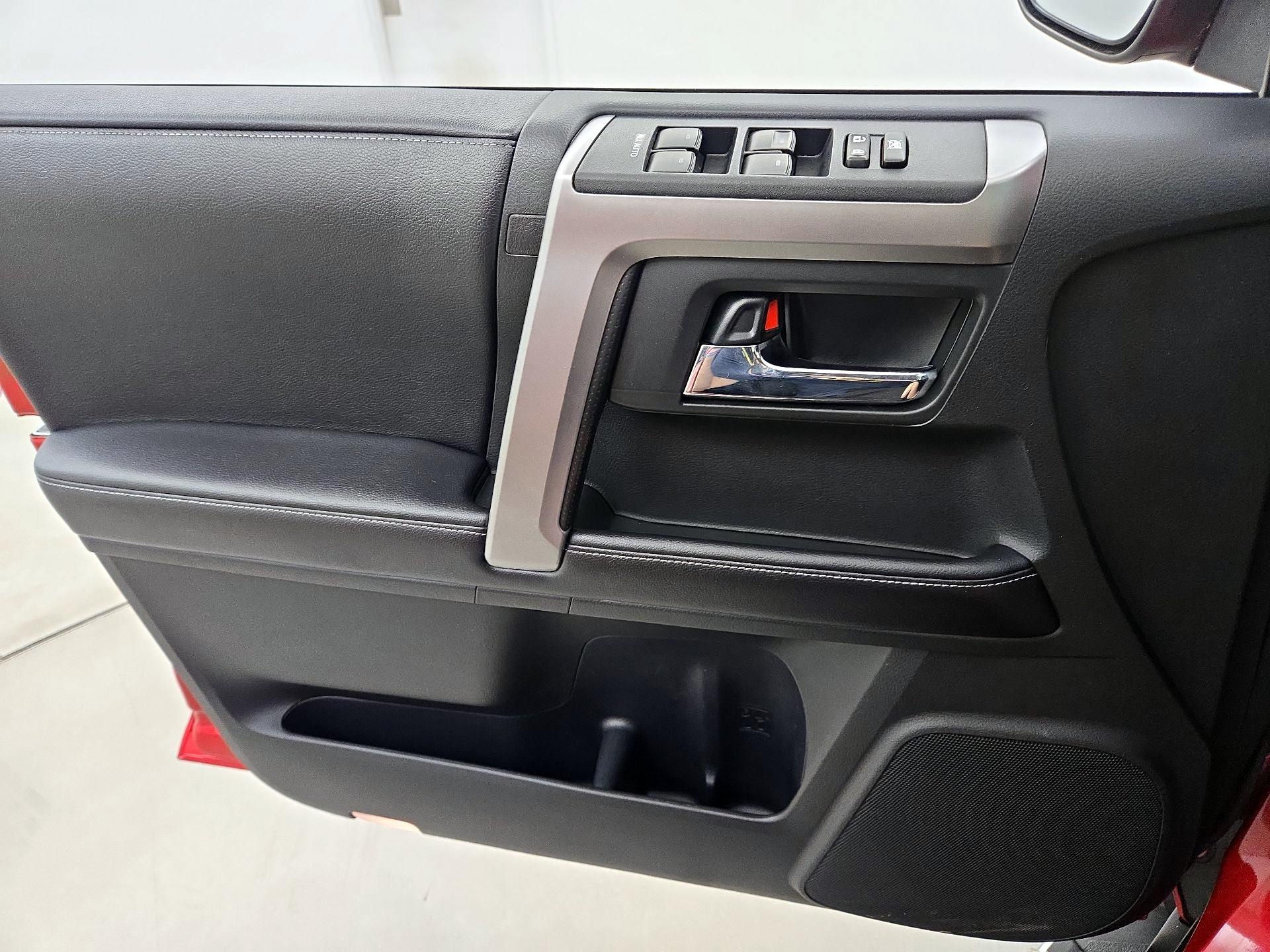 Thumbnail: 2017 Toyota 4Runner - 12