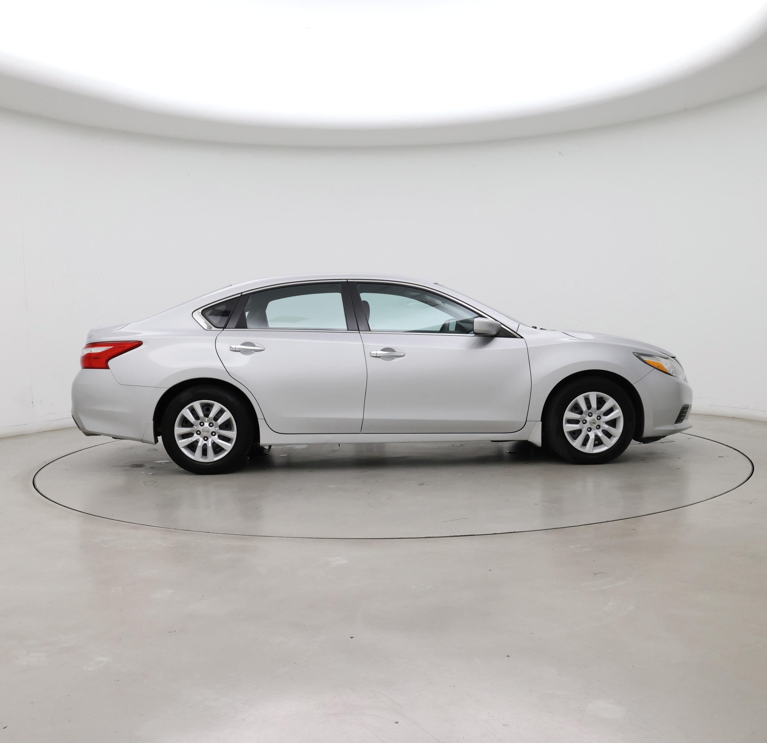 Thumbnail: 2017 Nissan Altima - 7