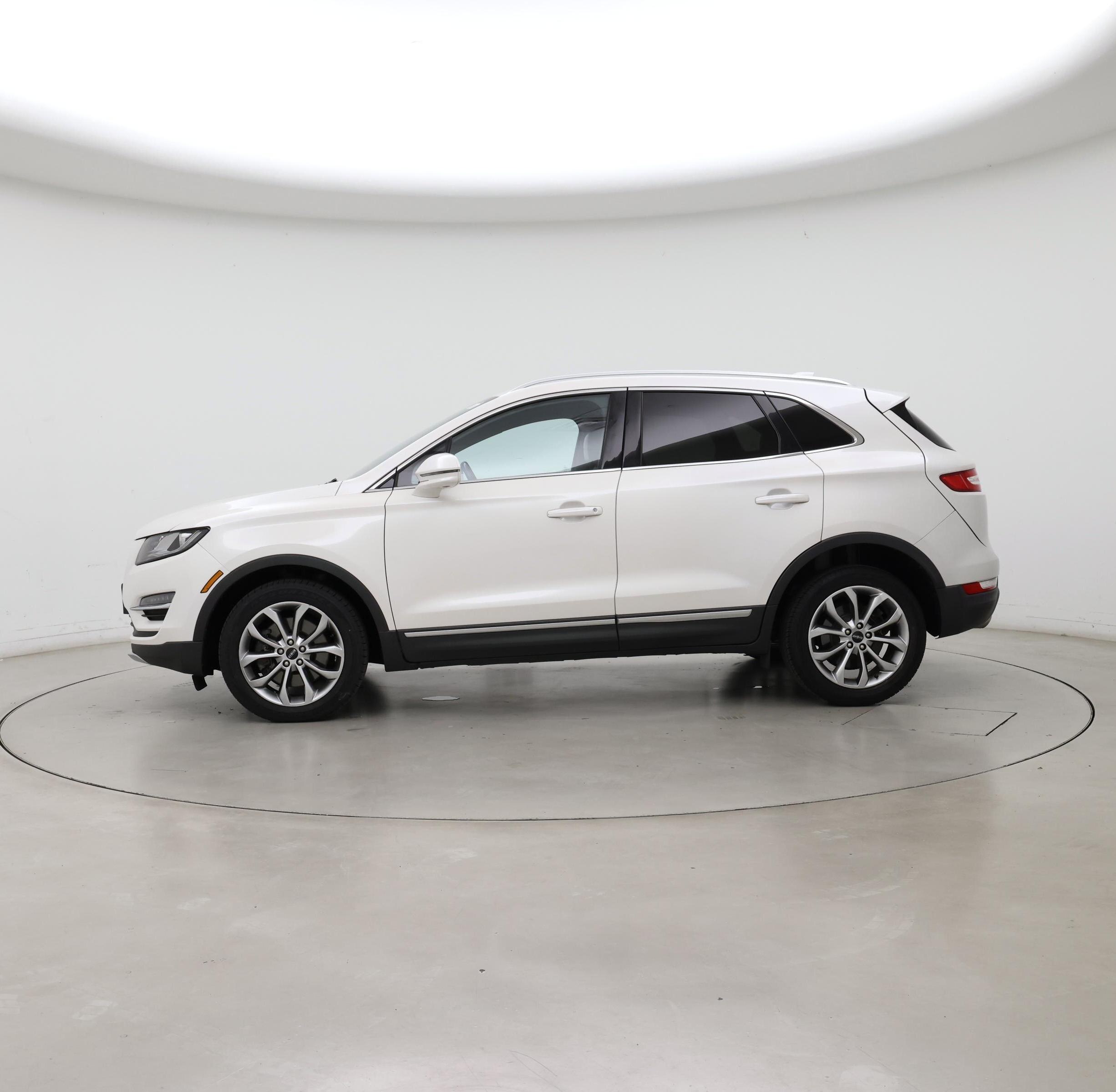 Thumbnail: 2019 Lincoln MKC - 3