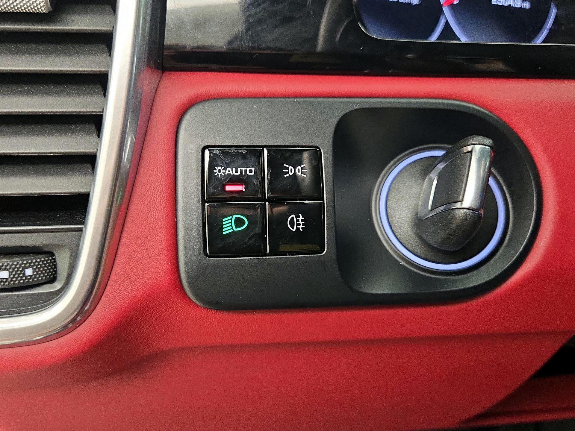 Thumbnail: 2020 Porsche Cayenne - 13