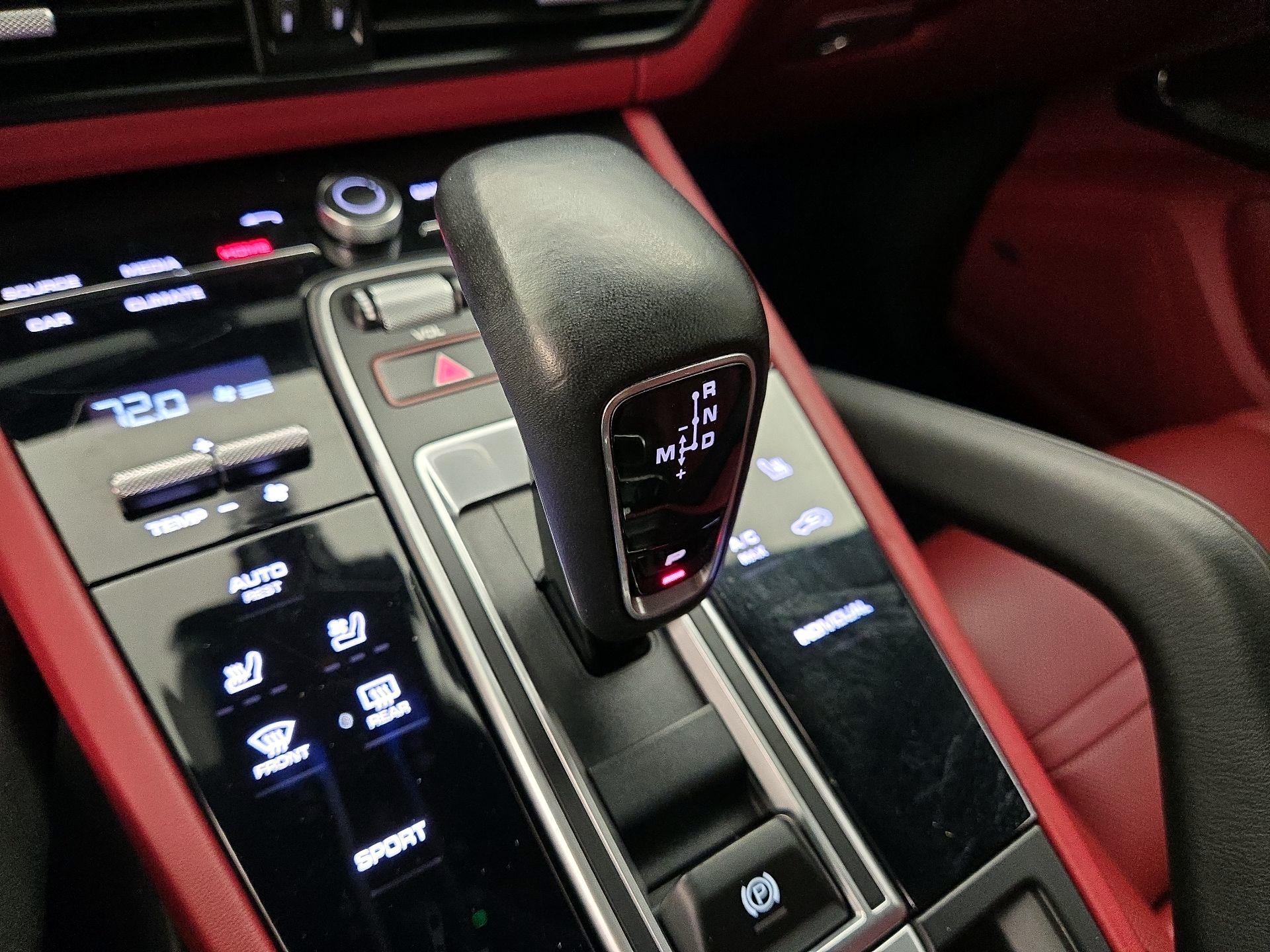 Thumbnail: 2020 Porsche Cayenne - 18