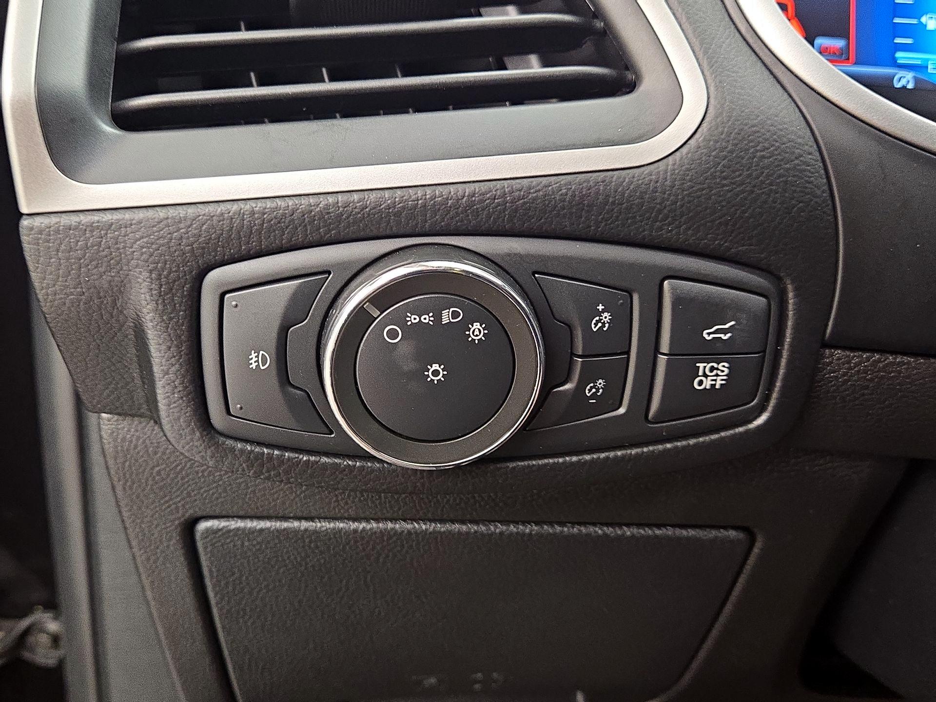 Thumbnail: 2021 Ford Edge - 13