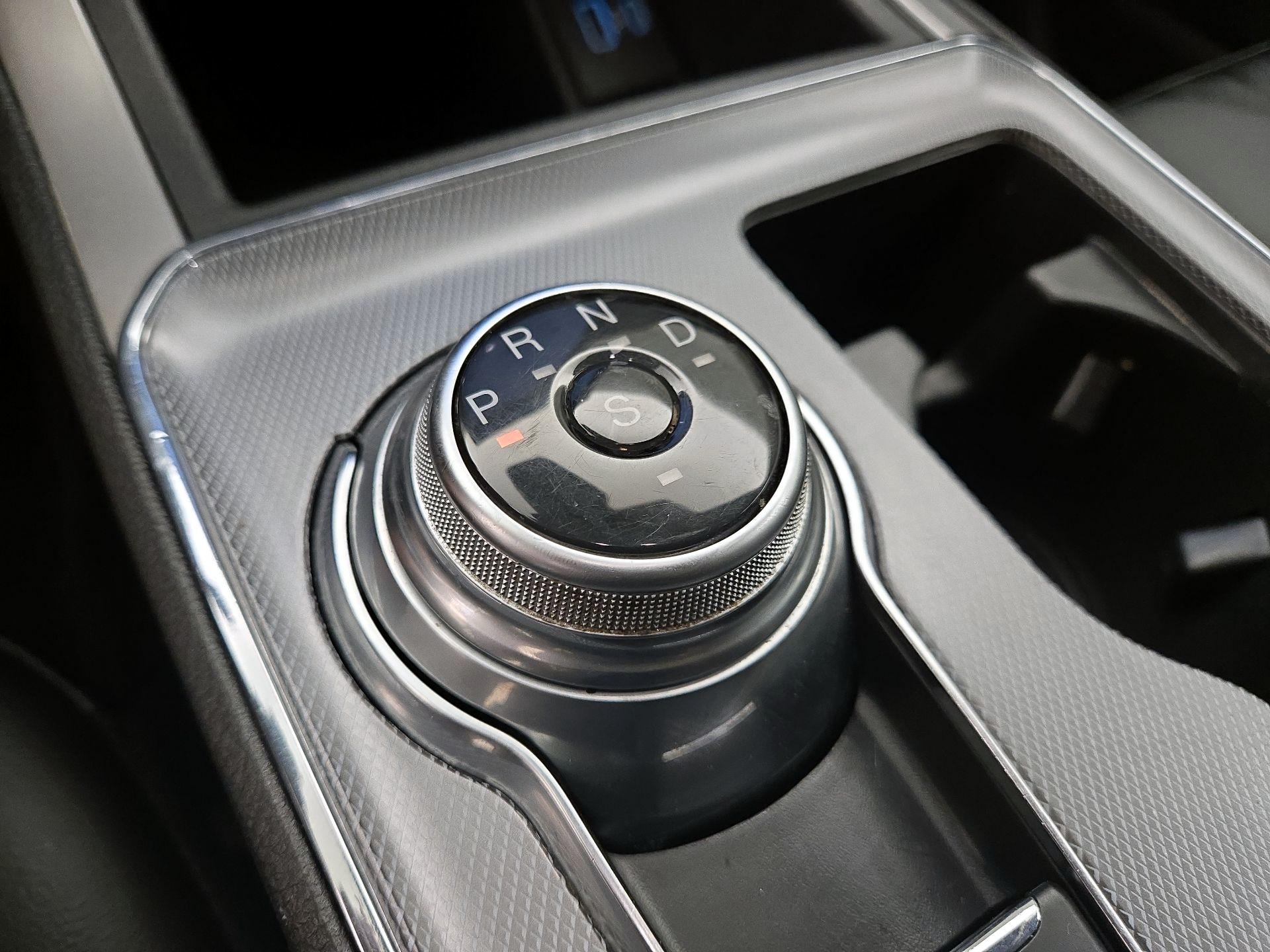 Thumbnail: 2021 Ford Edge - 17