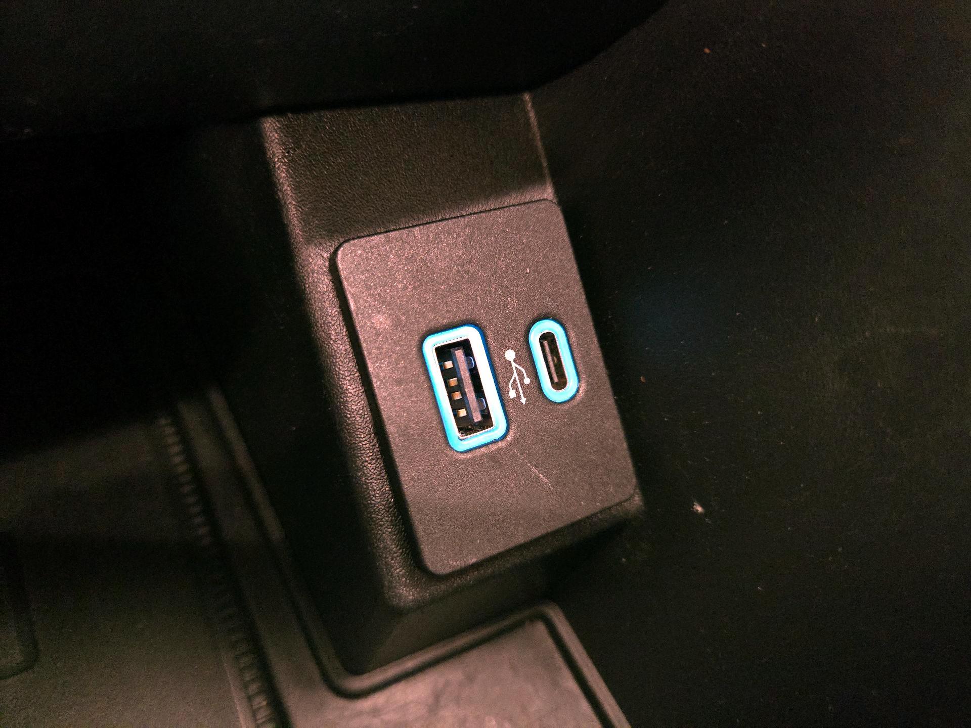 Thumbnail: 2021 Ford Edge - 18