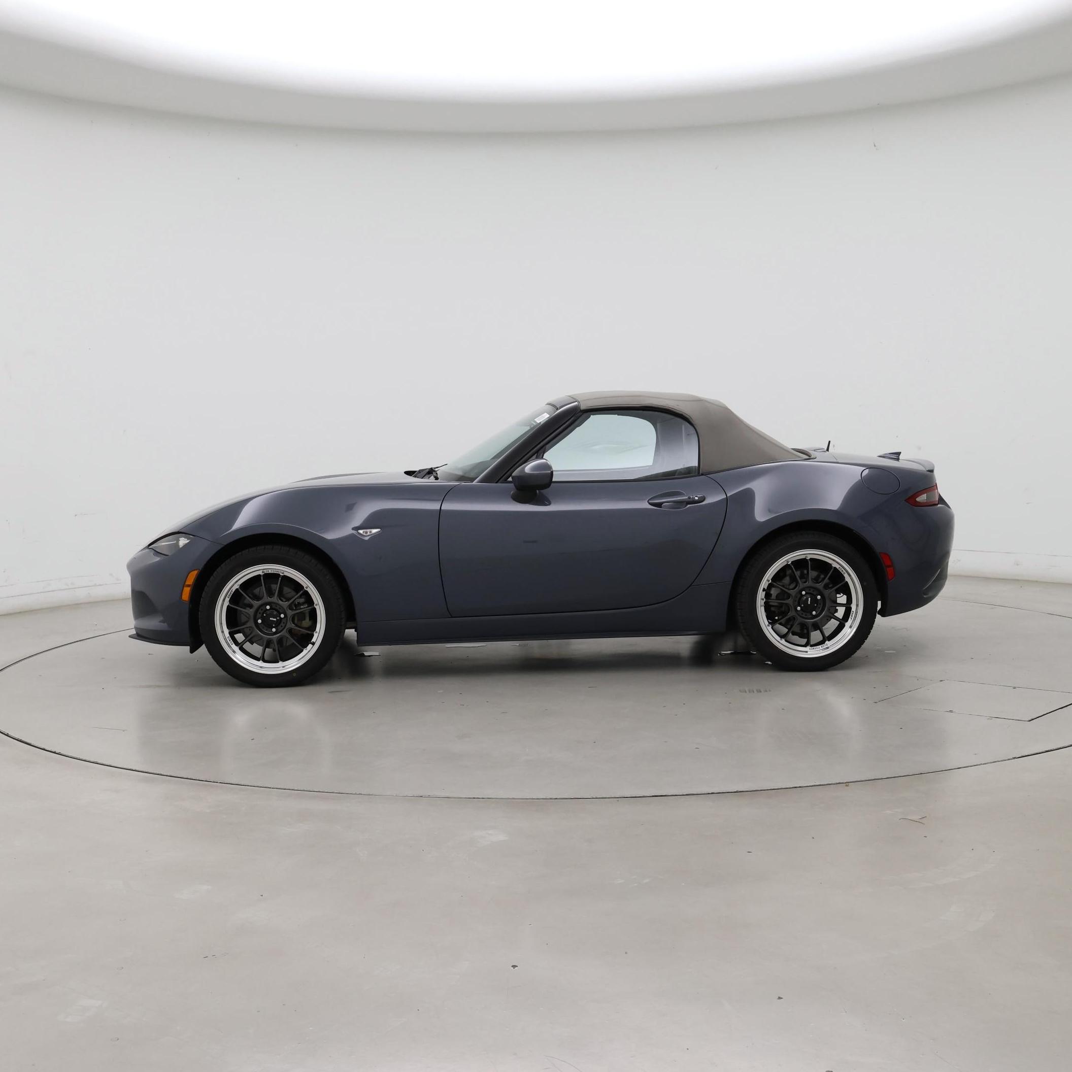 Thumbnail: 2021 Mazda MX-5 Miata - 3